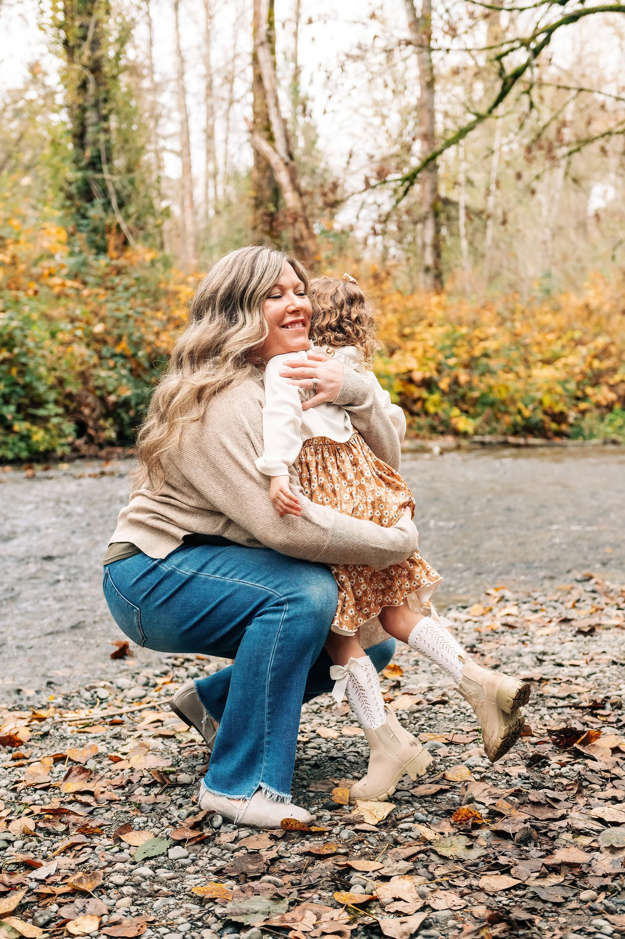 Kenmore Family Photos in the Fall (2).jpg