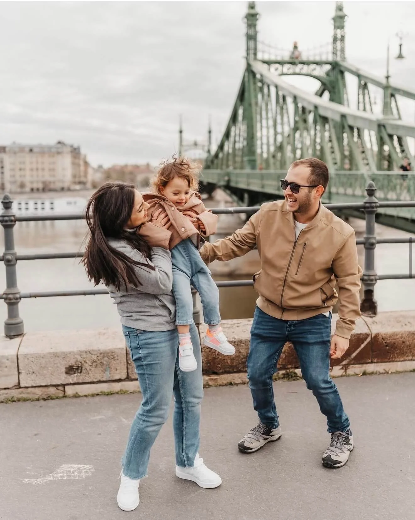 Liberty Bridge photoshoot in Budapest