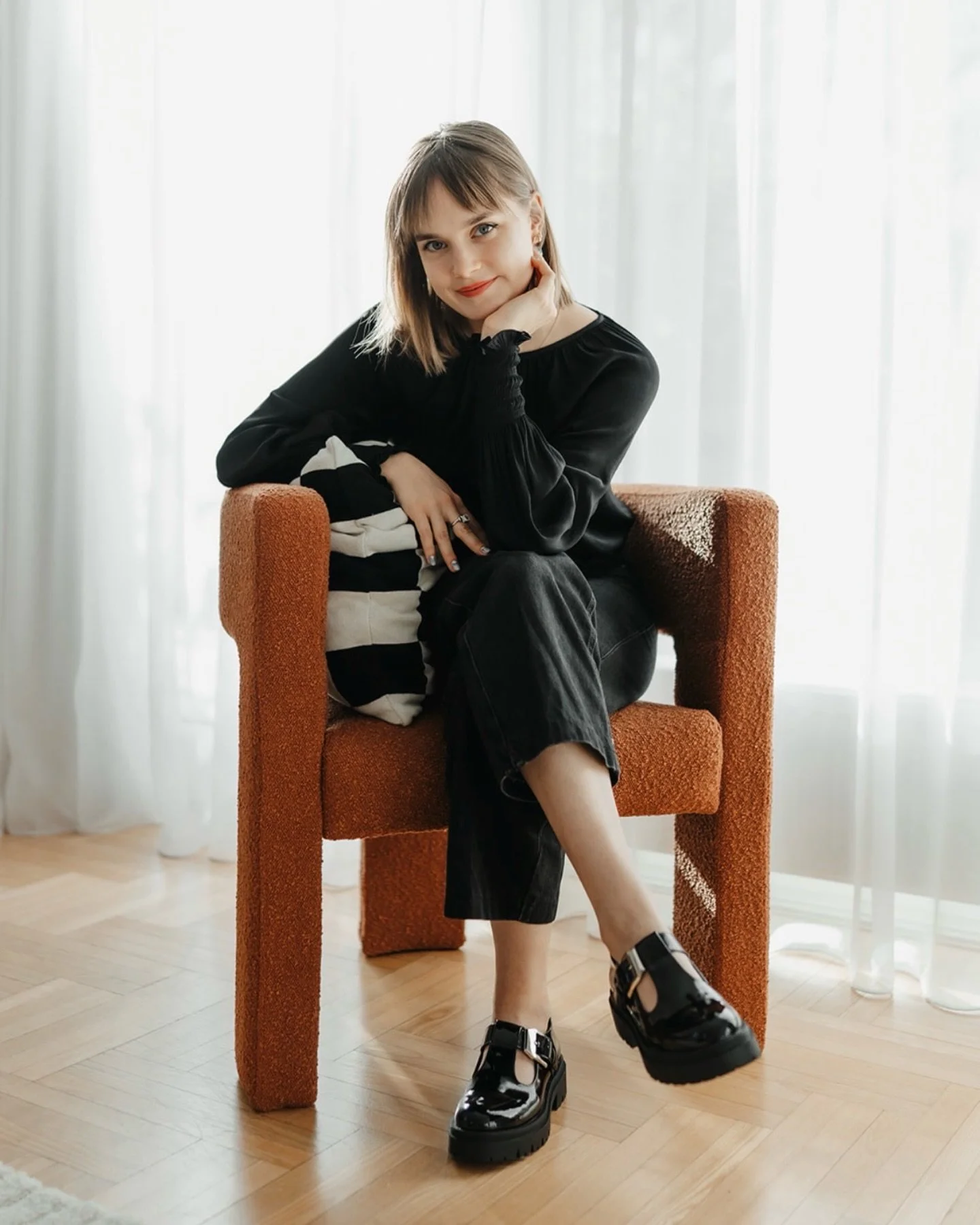 Budapest Photographer 📷
Studio portrait sessions are amazing I love being able to be creative. Personal branding sessions are about capturing your personality and creating photos which feel true to you!

Studio: @focus11.studiobudapest 

#budapestph