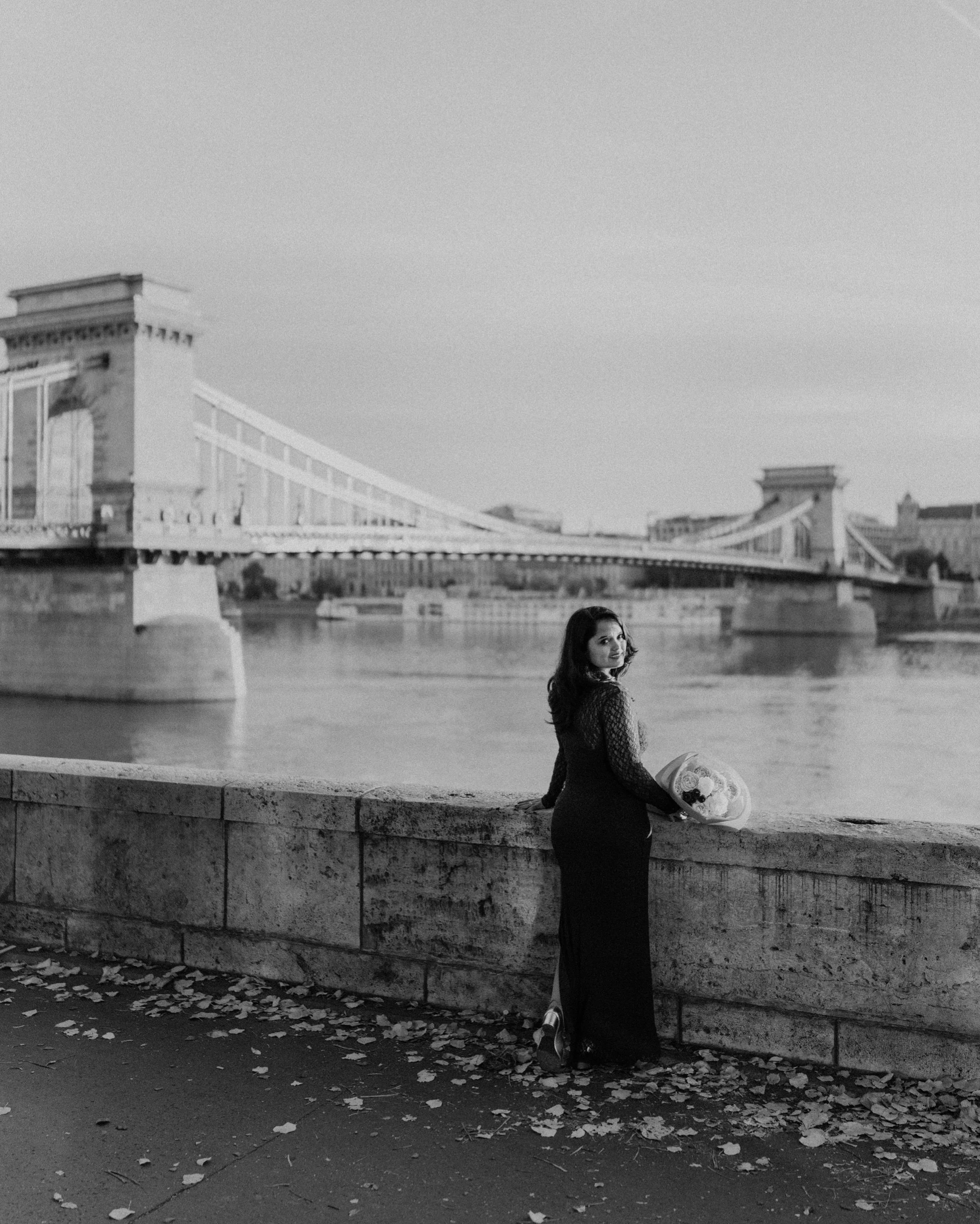 Budapest Photographer📷
Birthday portrait session at the beautiful chain bridge 😊

#budapestphotographer #photographerbudapest #photographerinbudapest #portraitphoto