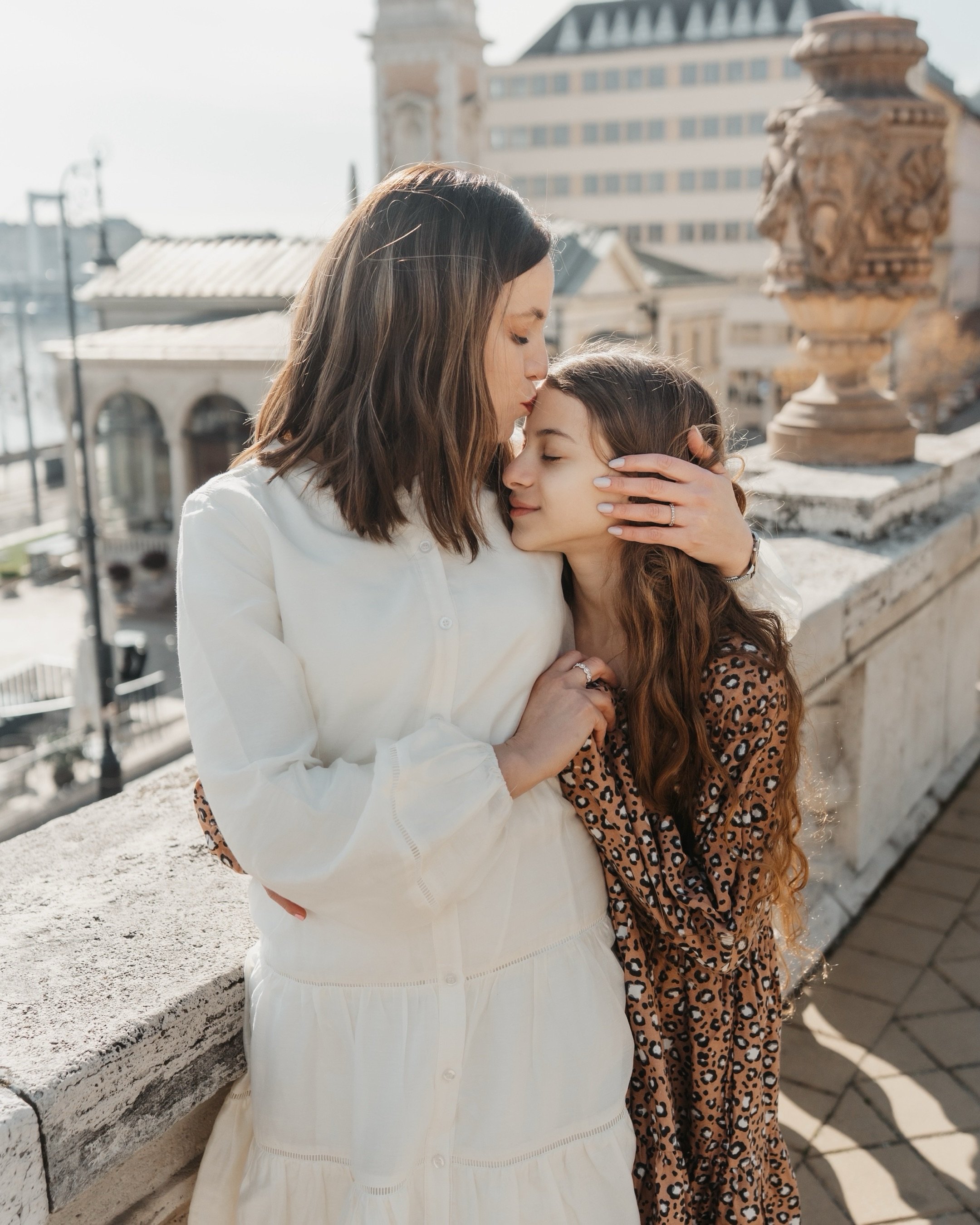 Budapest Photographer📷 
The quiet moments🤍

#budapestphotographer #photographerbudapest #photographerinbudapest #familyphotoshoot #csal&aacute;dfot&oacute;z&aacute;s