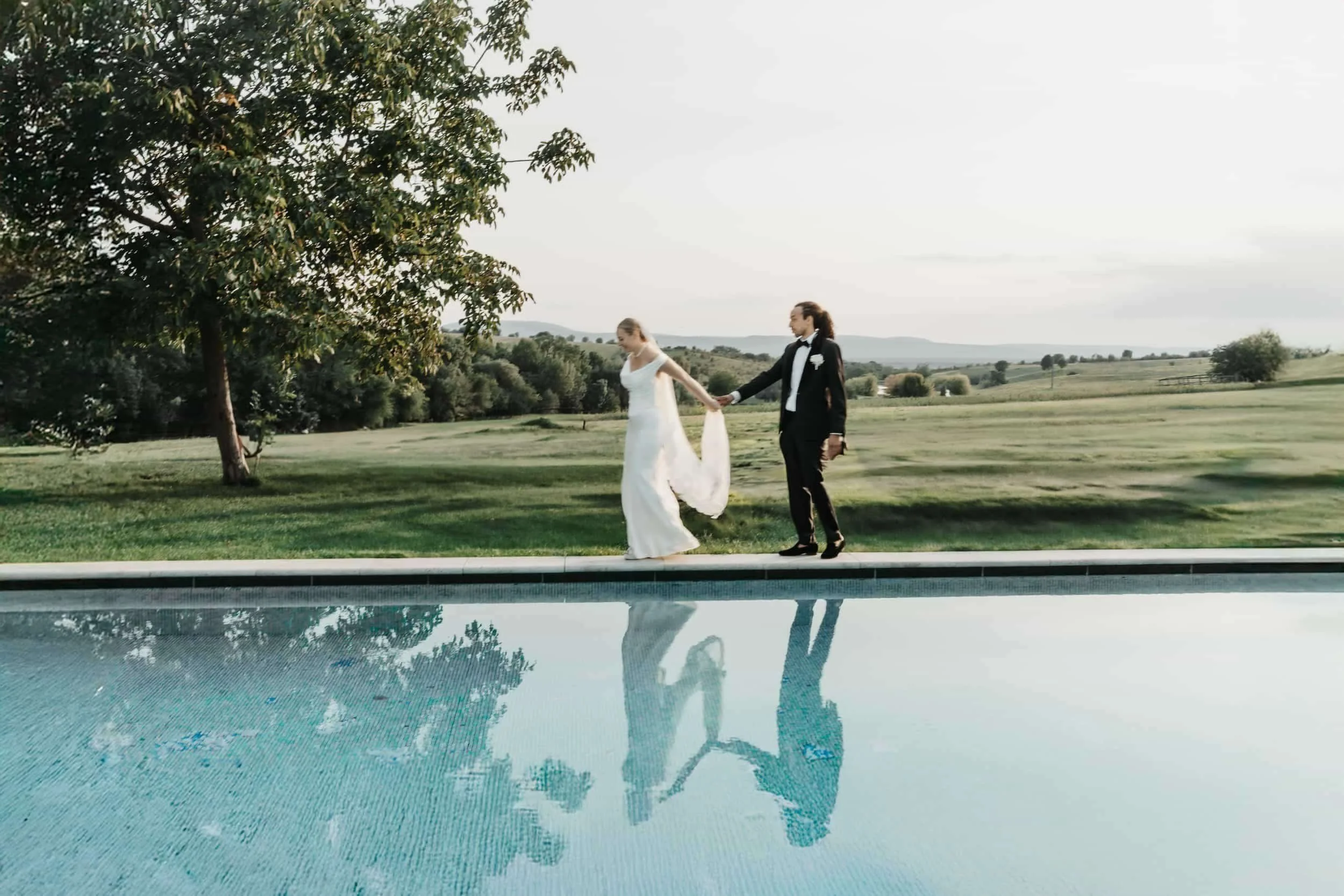 Budapest Wedding Photographer -luxury wedding in Chateau Bela