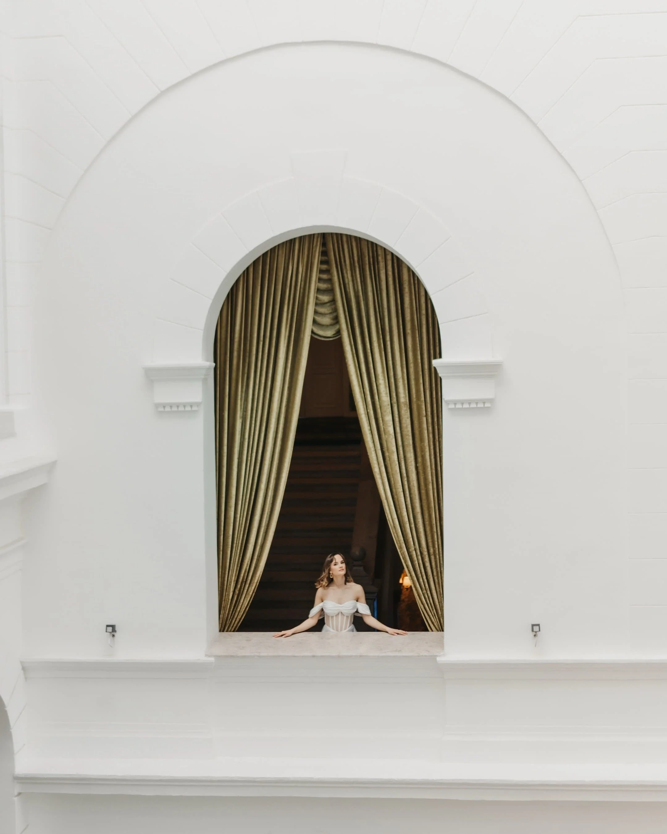 Budapest Wedding Photographer -luxury wedding location at the Mystery Hotel
