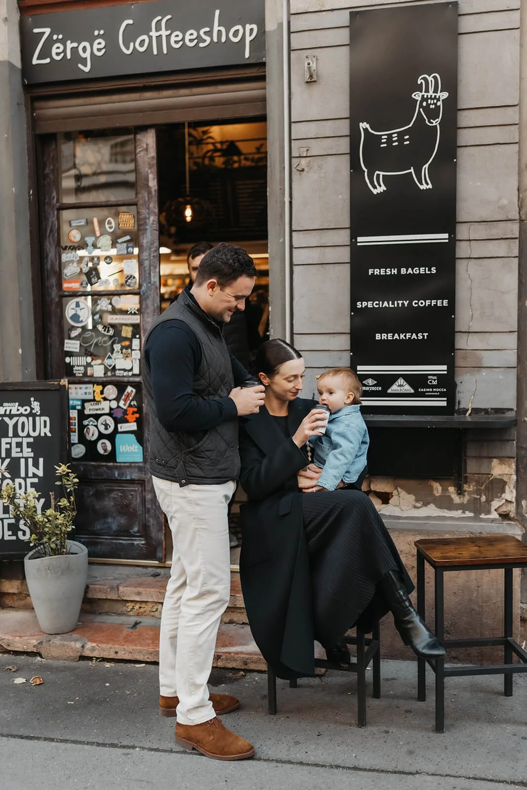 Budapest family photoshoot in a coffee shop