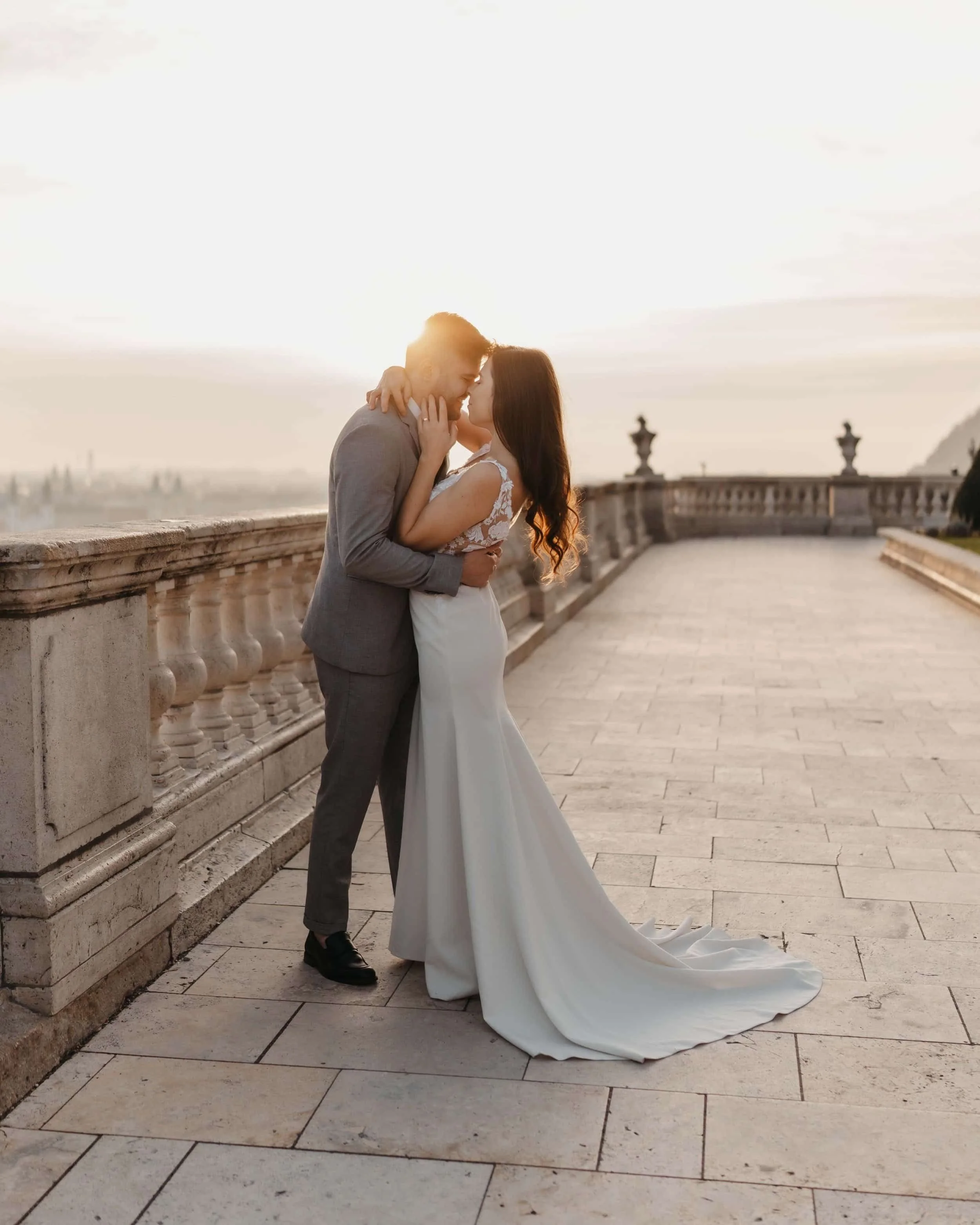 Budapest Wedding Photographer - budapest castle hill photoshoot