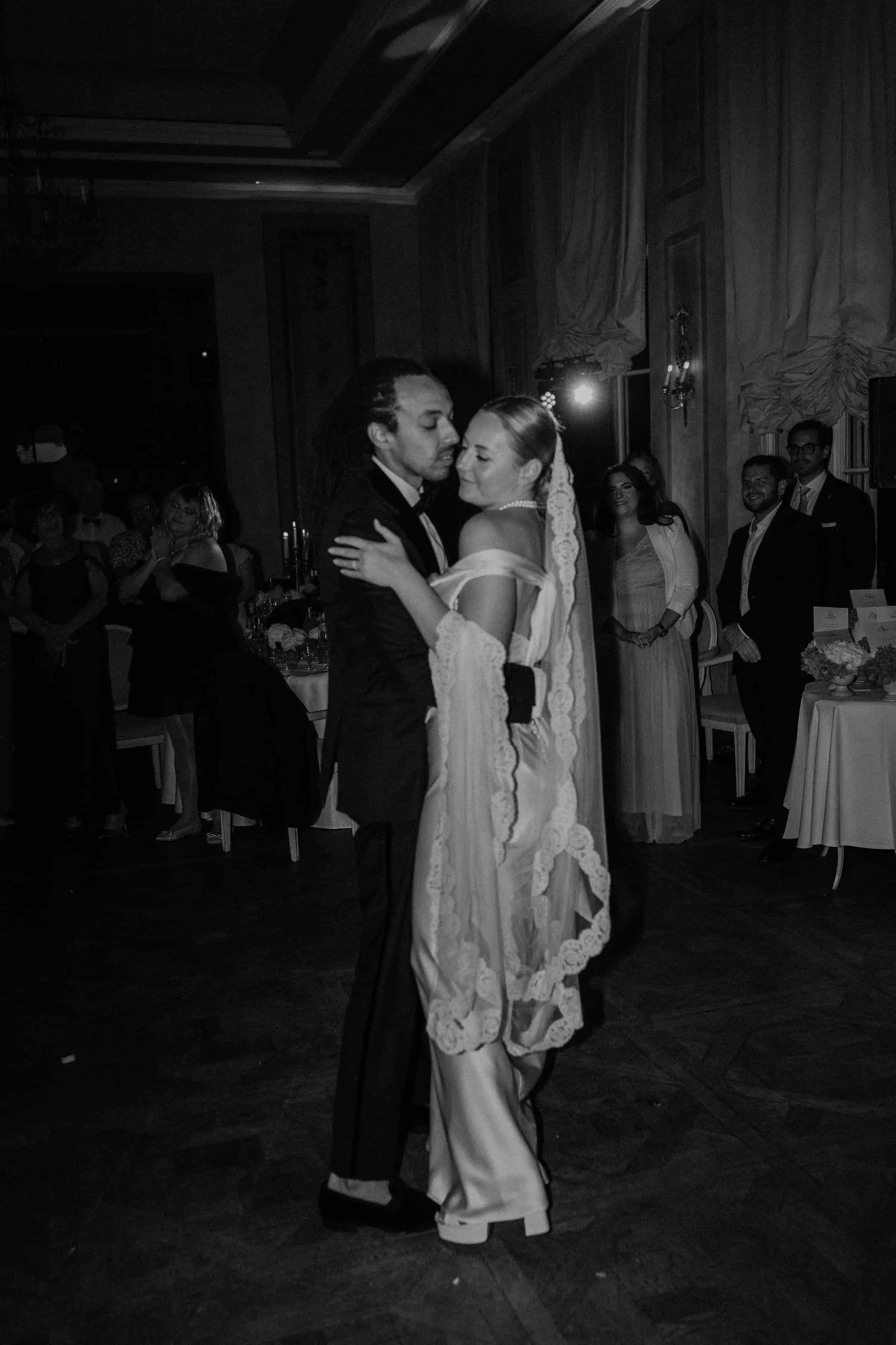 Budapest Wedding Photographer -luxury wedding in Chateau Bela 