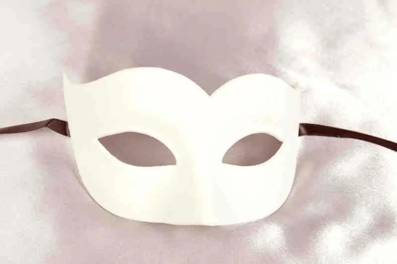 white mask.jpg