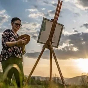 easel+2.jpg