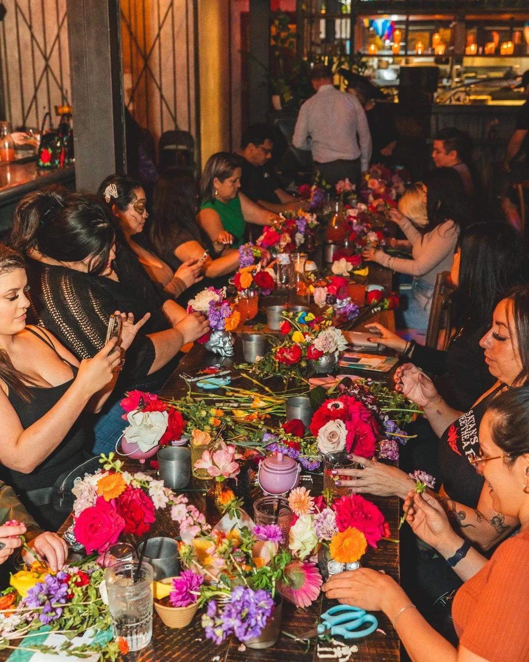 🌸✨ Bloom of the Ancestors ✨🌸
Join us for a D&iacute;a de los Muertos workshop with @mylofleurdesign at La Mona Rosa 🌹

🕯 Make your own ofrenda
🔮 Aura &amp; tarot readings
💐 Community altar of remembrance

📅 Wednesday, Oct 22 | 6&ndash;8 PM
📍 