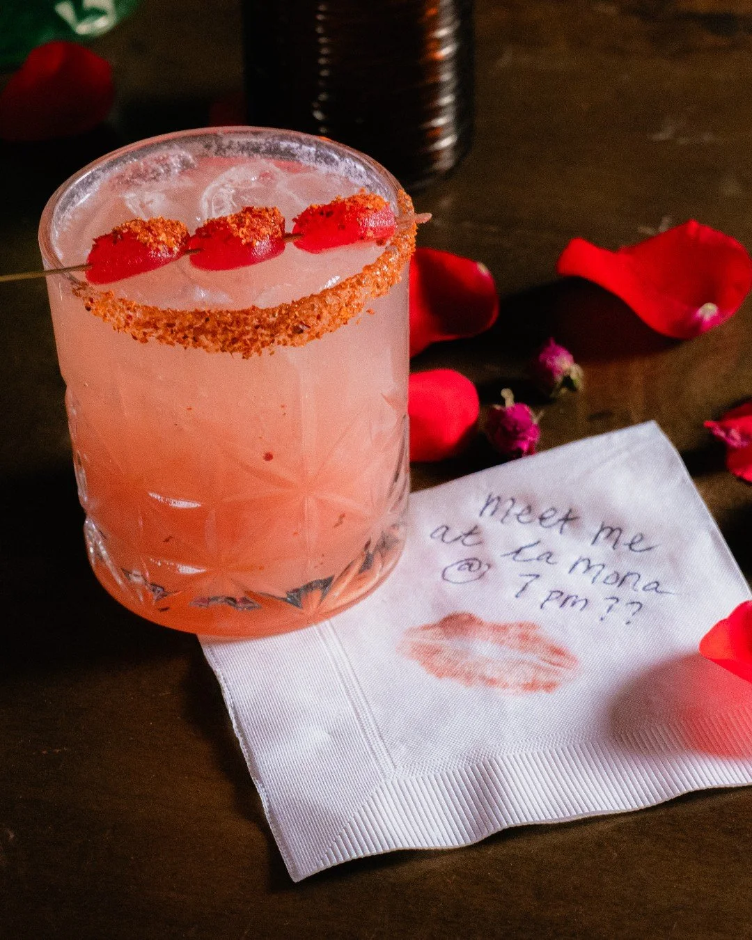 Meet me at La Mona 💋🍸

Celebrate love with an unforgettable evening at La Mona Rosa and indulge in our specially crafted prix fixe menu 💞 🍸