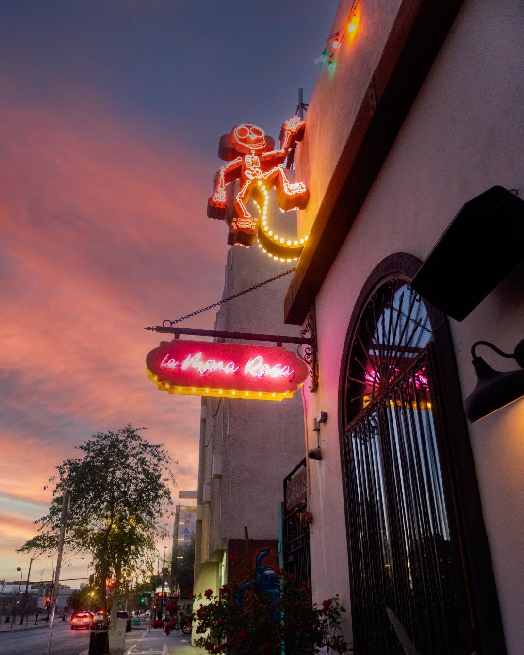 This is your sign to follow the pink monkey to La Mona Rosa and be teleported to the vibrant coast of Mexico 🌴 💖 

Menu / Reservations: Lamonarosalv.com