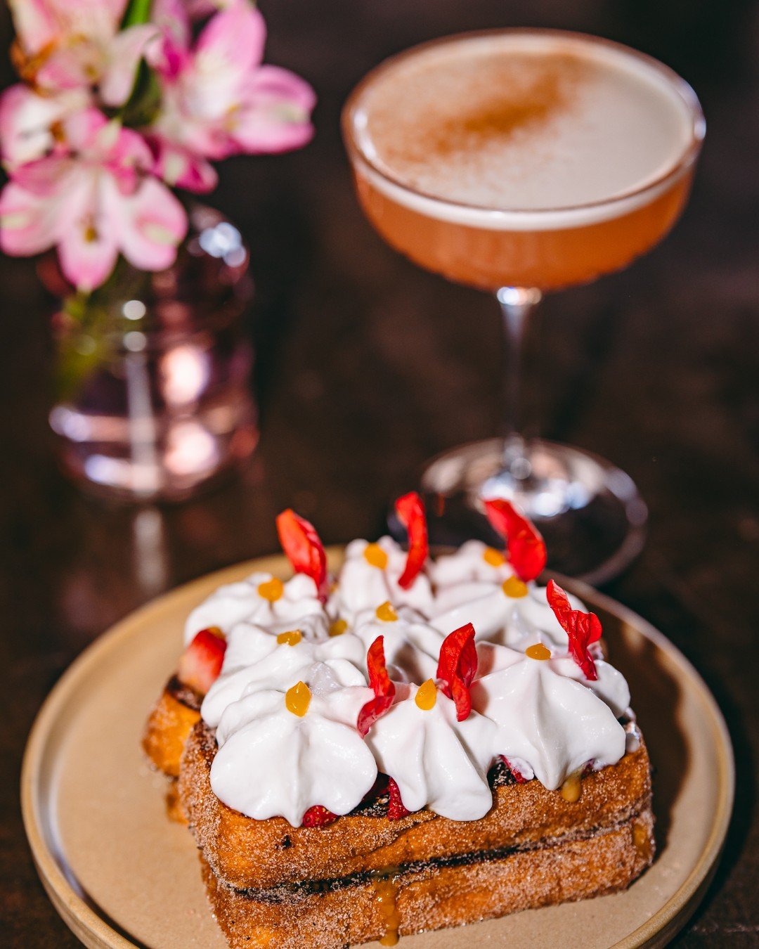 Pink Brunch is back at La Mona Rosa 💗✨

Join us every Saturday for vibrant cocktails and brunch favorites like churro French toast paired with signature sips like the Pink Monkey and Hot-n-Pink 🍓🌶️

✨ Every Saturday
🕚 11AM&ndash;4PM

Reservations