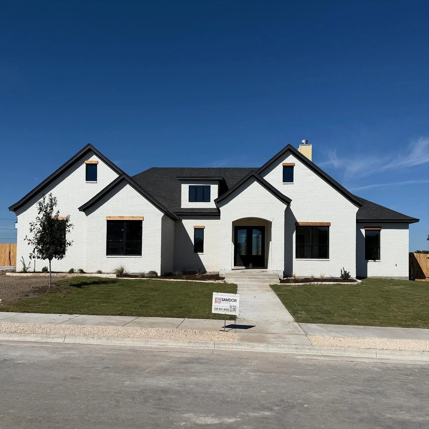 Sandor Homes has this one UNDER CONTRACT in Salado! We are starting four more in Salado with several lots left. Thank you @taylorloter_magnoliarealty  with Magnolia Realty for contracting another Sandor Home in Salado.