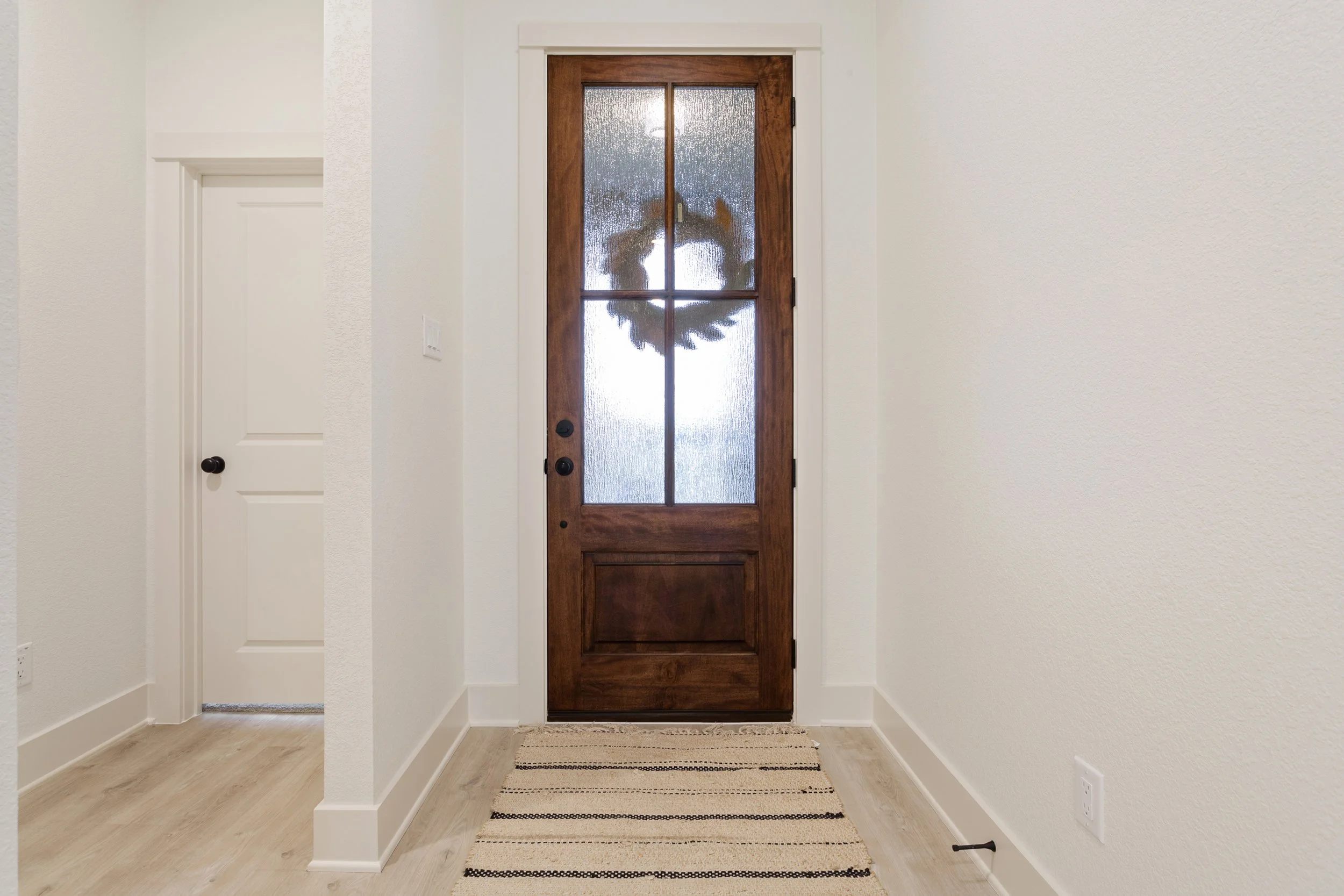 09-8618 Glade Dr (14).jpg