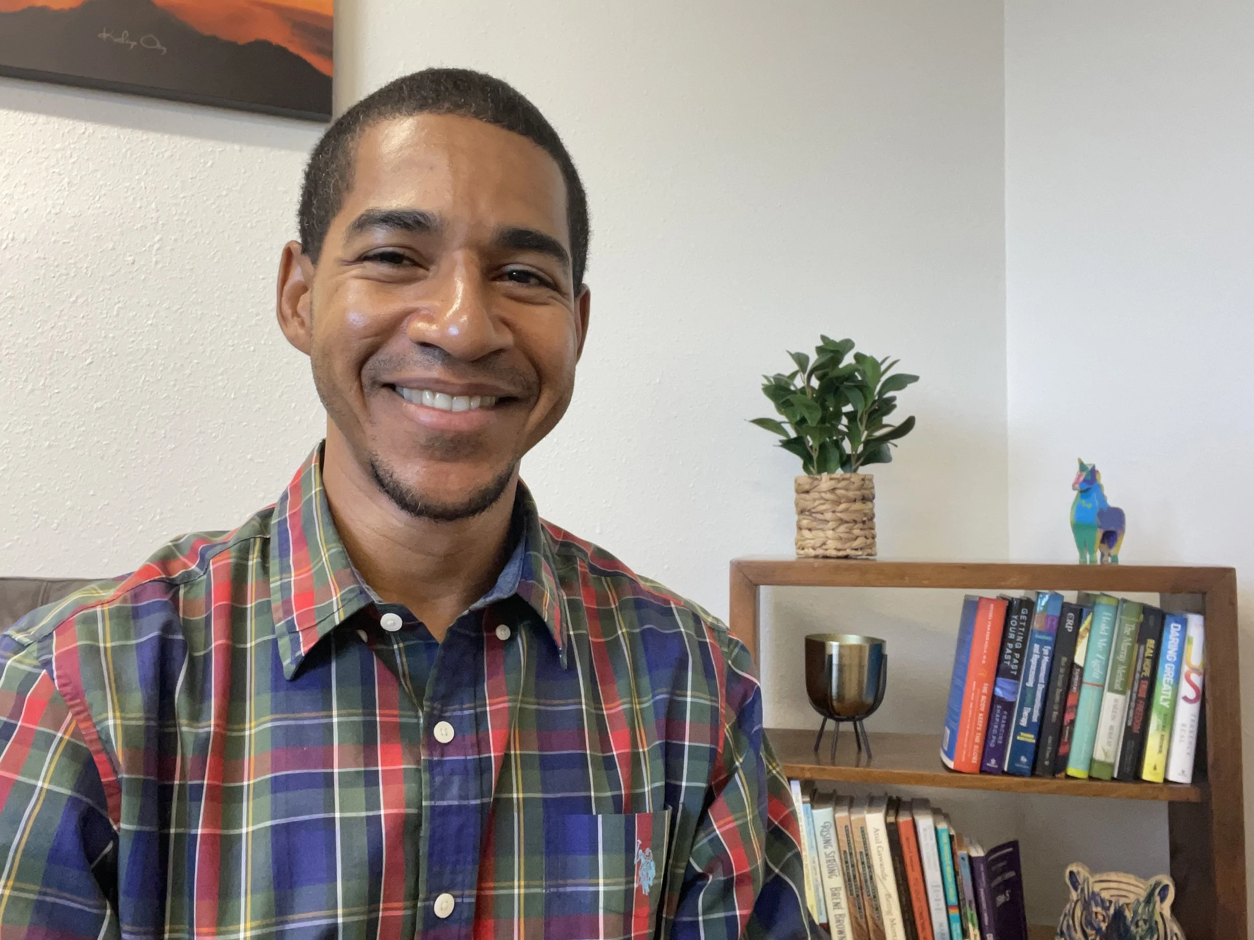 Headshot_sept 22'.JPG