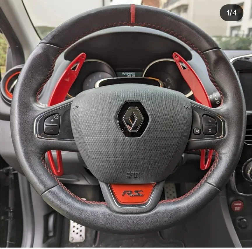 Clio 4RS - Extensions de palettes Rouge Toro (Série Limitée)