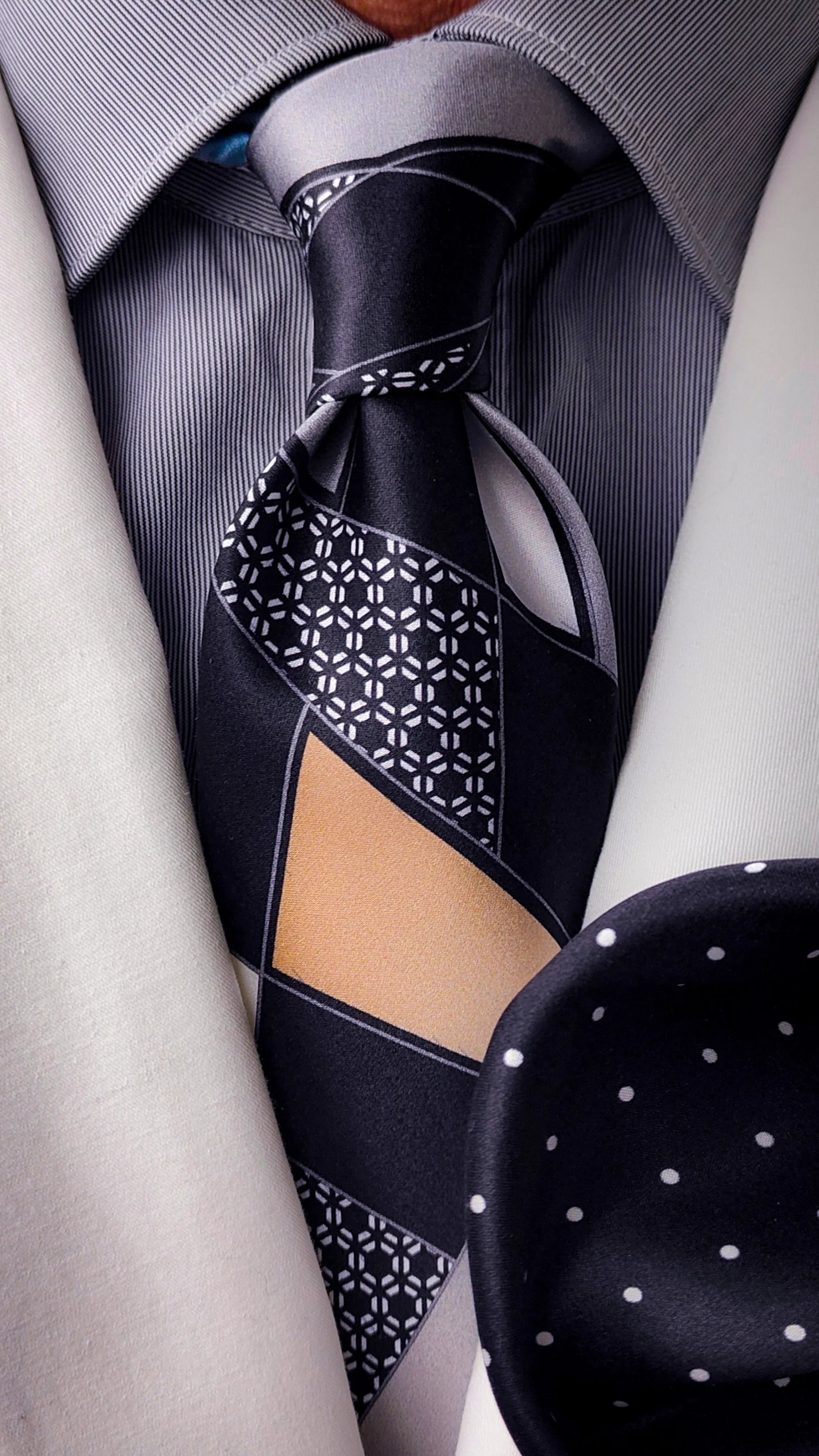 vitaliano-1947-silk-ties-mada-in-italy-2.jpg