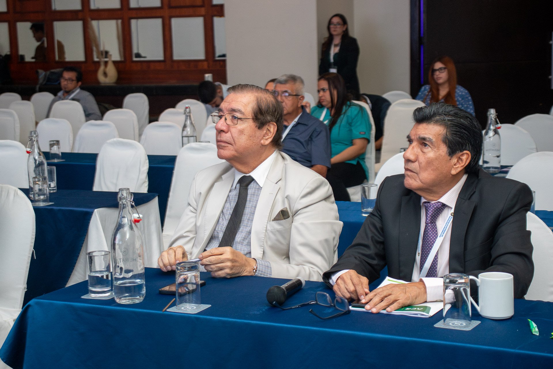  Los Doctores Publio Vargas y Mario Rendón como parte del jurado en el concurso nacional  de temas Libres del XXIII Congreso de Radiología e Imagenología 