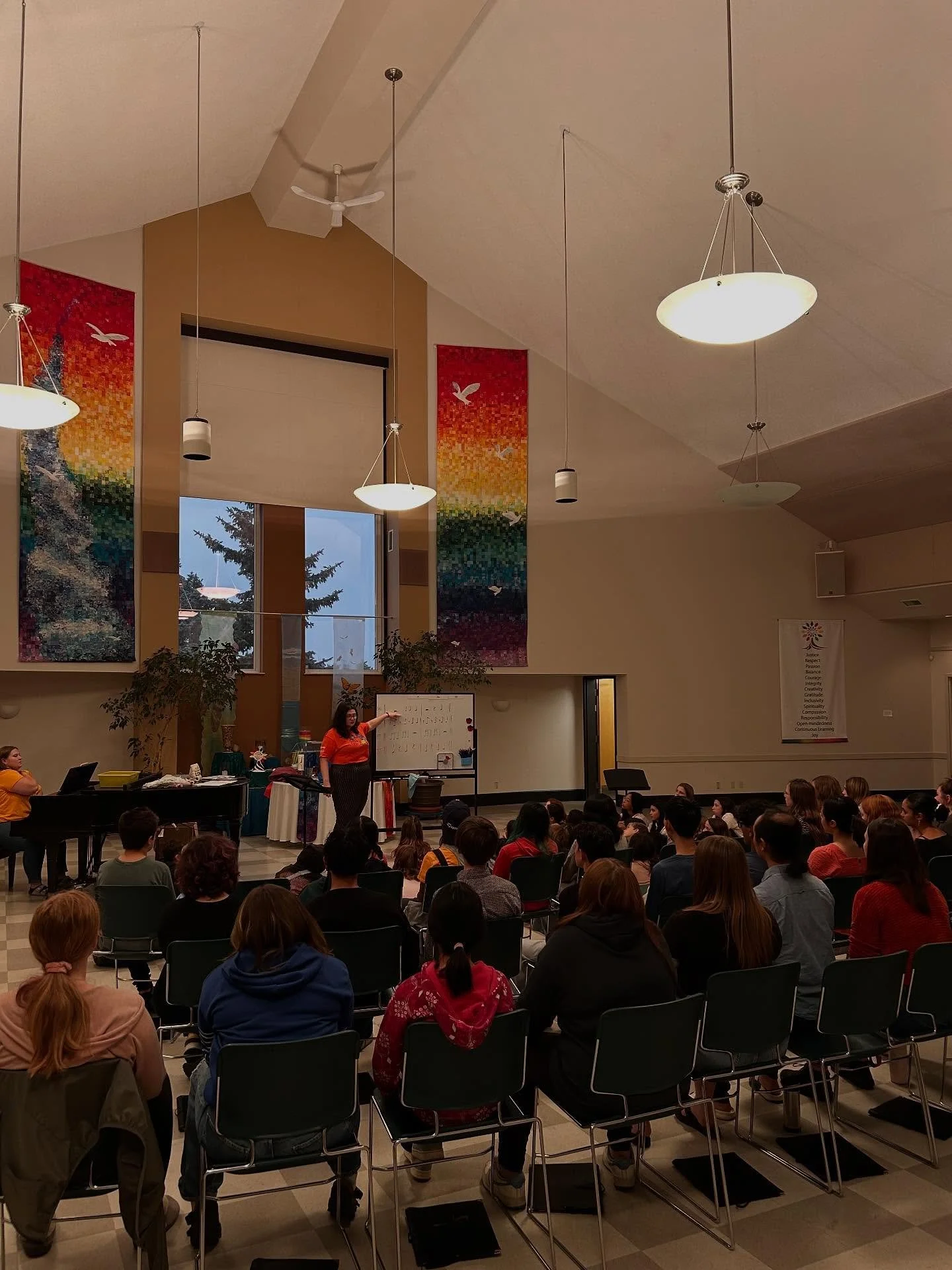 Rehearsals are back in full swing! 🎶🎵 We can&rsquo;t wait to share our music with you! 

A few weeks ago our rehearsals landed on Orange Shirt Day - Amy took the time to teach some Indigenous music to our Harmonia and Youth Choirs 🧡

#yegchoir #ye
