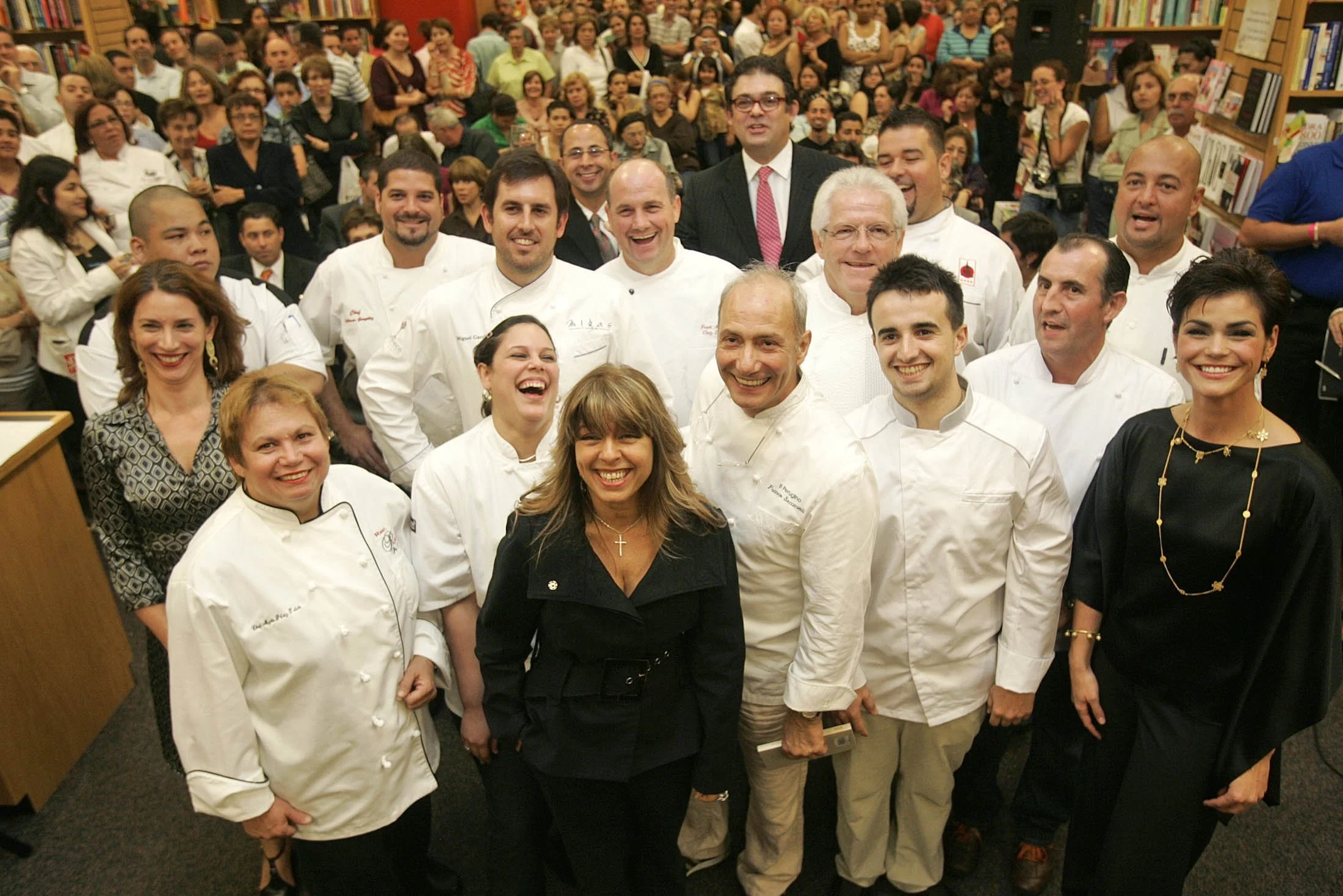 borders lanzamiento.jpg