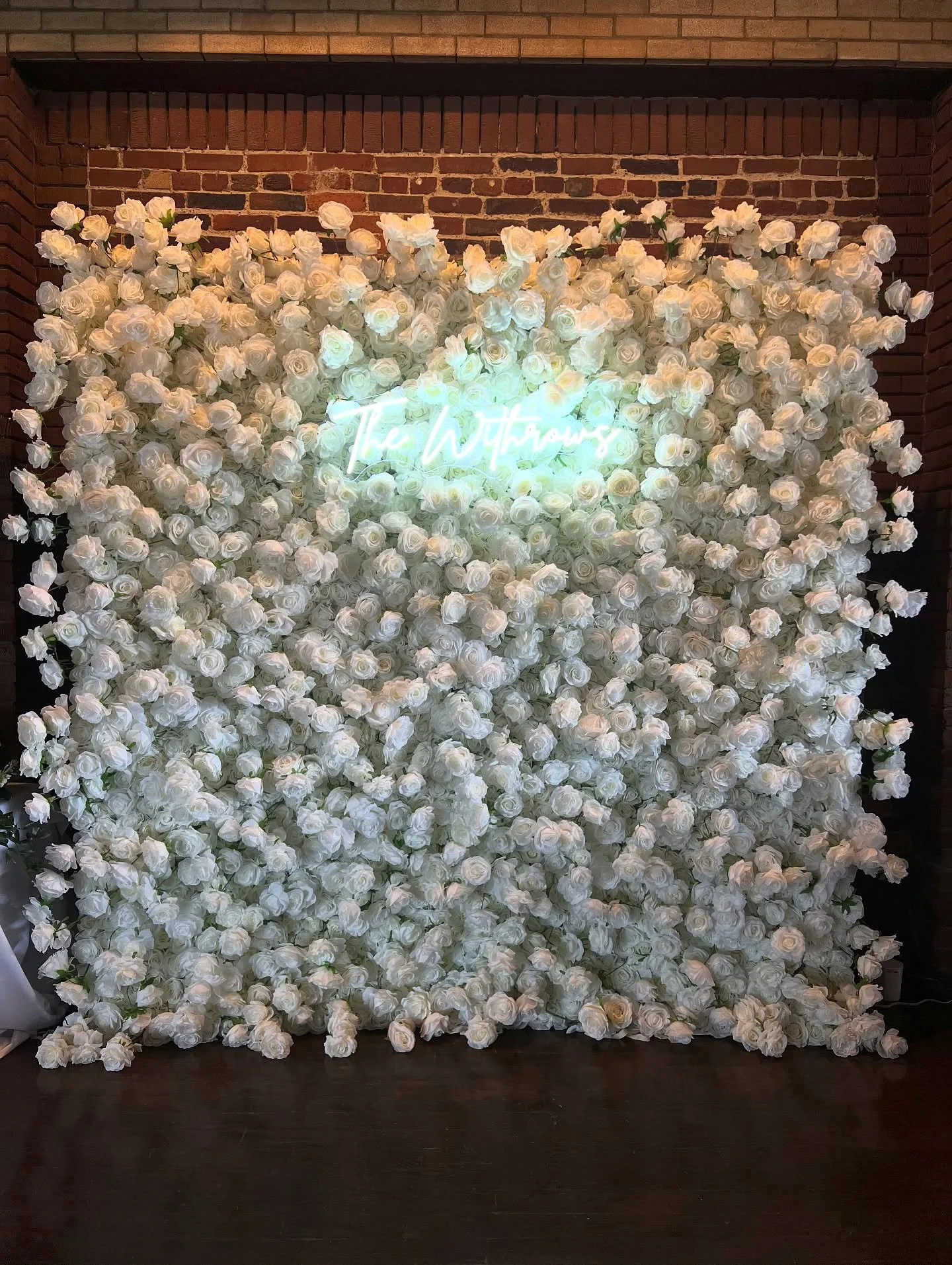 Congratulations to the Withrows! We&rsquo;re so happy our Lily Rose wall could be part of your special day!

Flower wall(Lily Rose) - @klevents___ 
Venue - @roomwithaviewnashville 
.
.
.
.
.
#nashvilleflowerwall #nashvillebrides #nashvillewedding #na