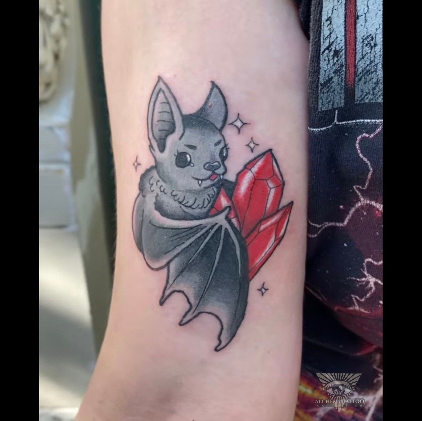 by @damondemonink
&quot;Another Bat for Jessica! Thanks for the trust 👊🏻💥 &quot;

#tattooapprentice #battattoo #alchemytattoocollective #crystaltattoo #kawaiitattoo #animaltattoo