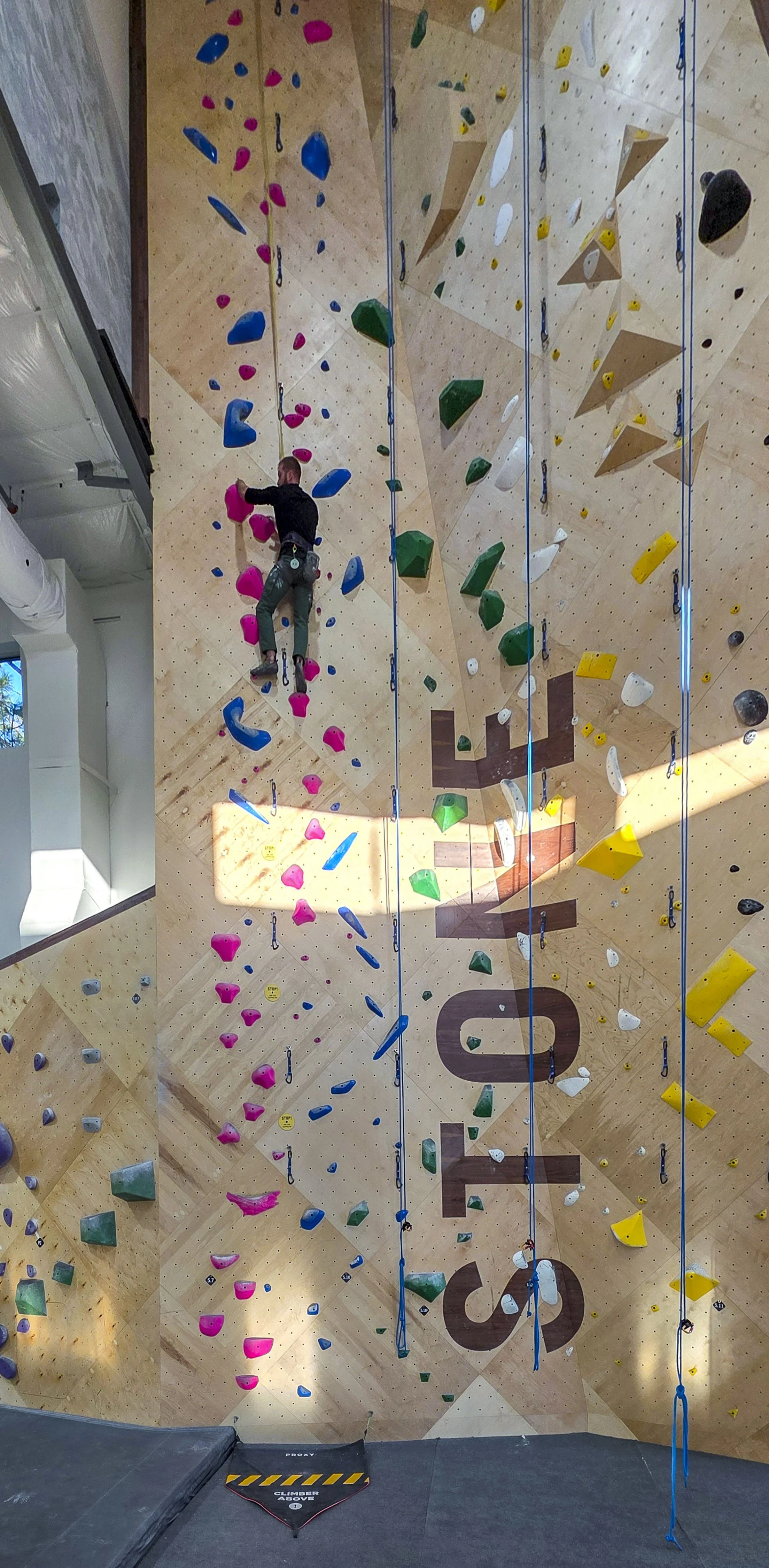 55j-StoneClimbgGym-Int-26_2p (90).jpg