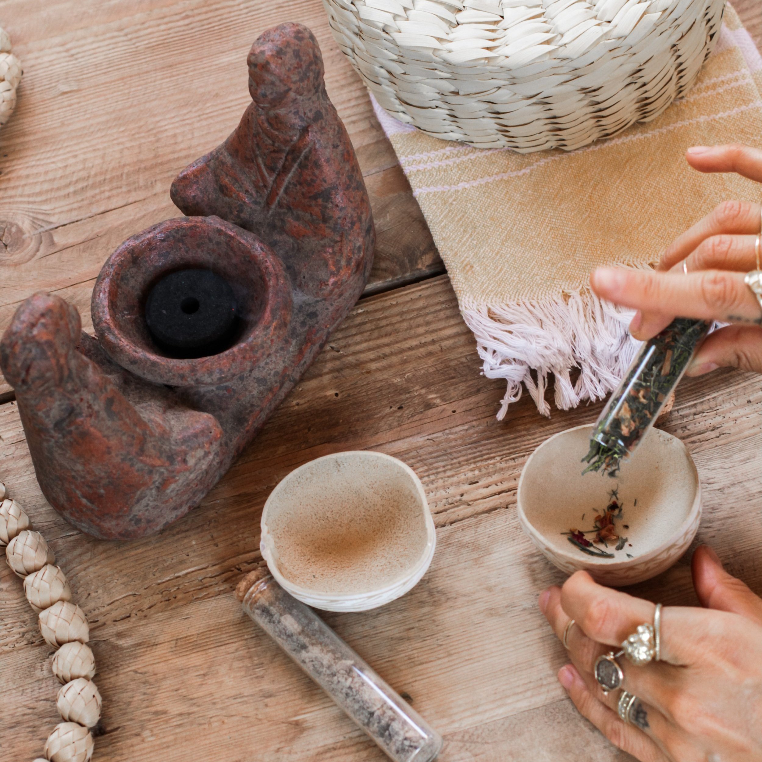Energy+Cleanse+Kit+Full+Moon+New+Moon+Moon+Cycle+Sahumerio+Copal+Sustainable+Herbal+Smudge+2.jpg