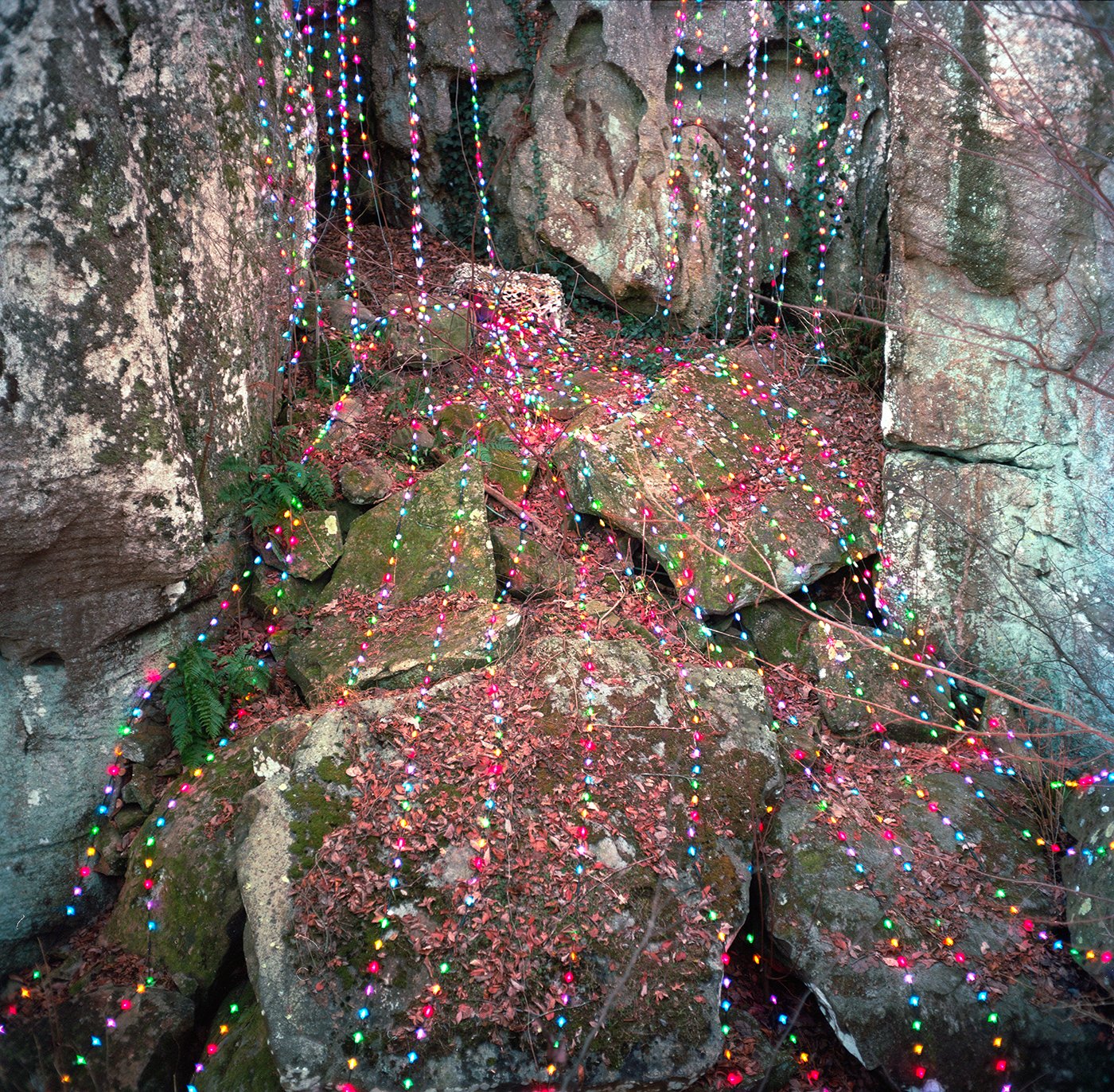 c_TarenWang__Mending_Stones.jpg