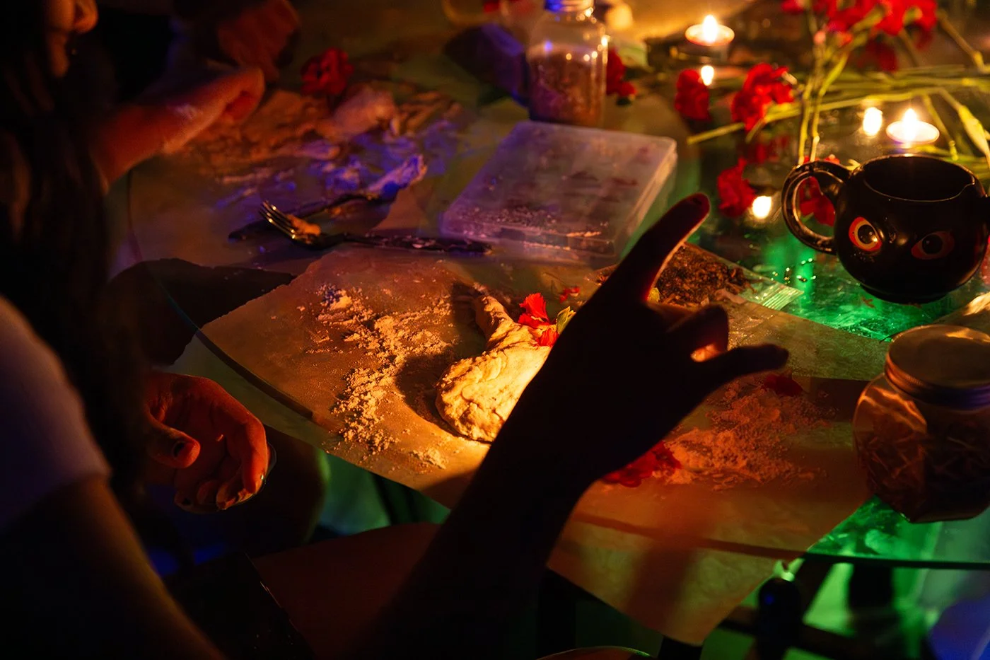 d_Jasmine_adds_wax_to_her_mermaid.jpg