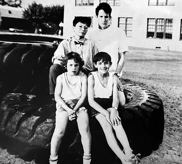 d_family.jpg