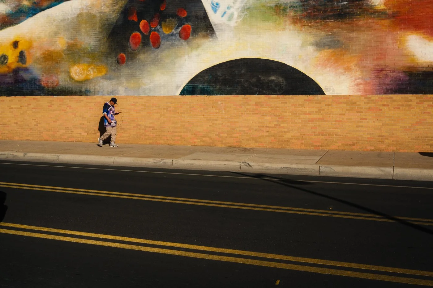 a_Mural_and_Passing_Figure.jpg