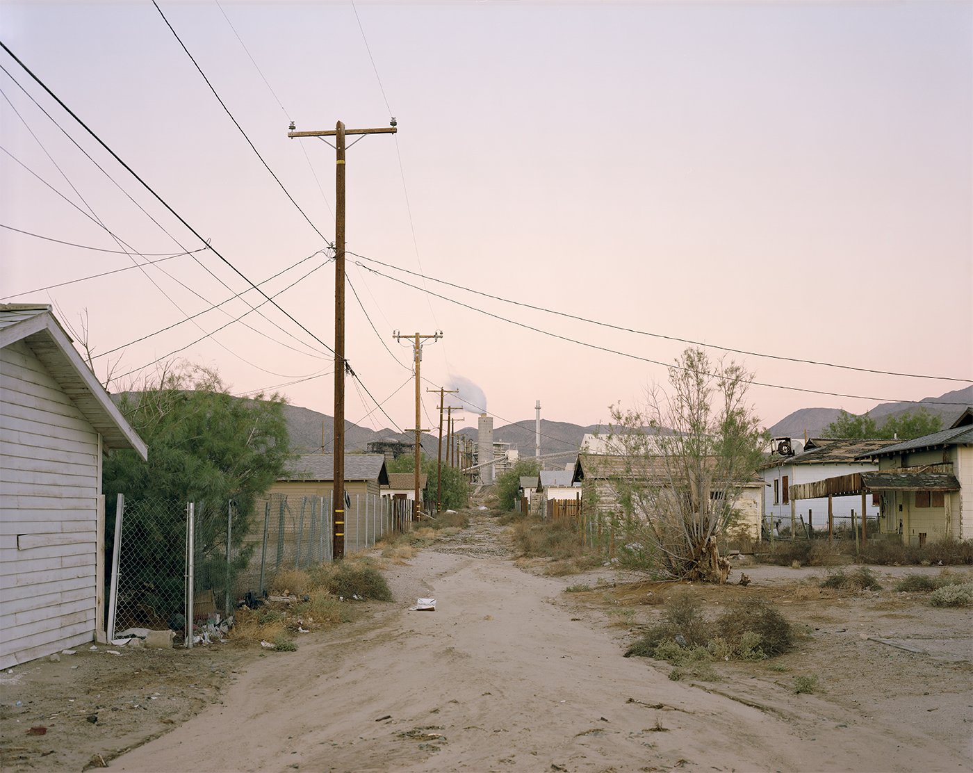 02_Alleyway_Trona_CA_2025.jpg