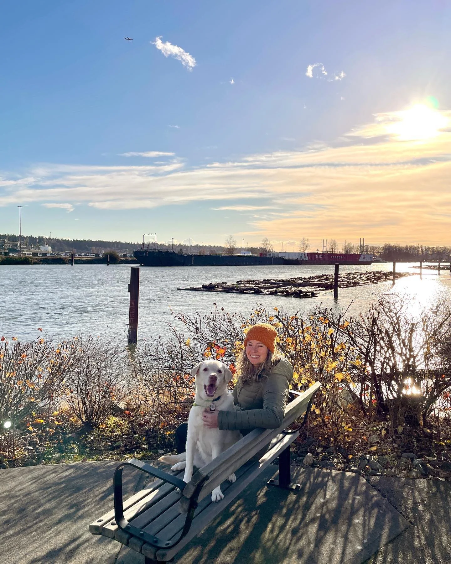 Hi people, I&rsquo;m back! ☺️
The last couple of weeks were difficult and I needed the time off, but for now, I just want to say that we moved to a new house and this beautiful river in Queensborough - New Westminster is our new backyard 🥰 
I'm exci