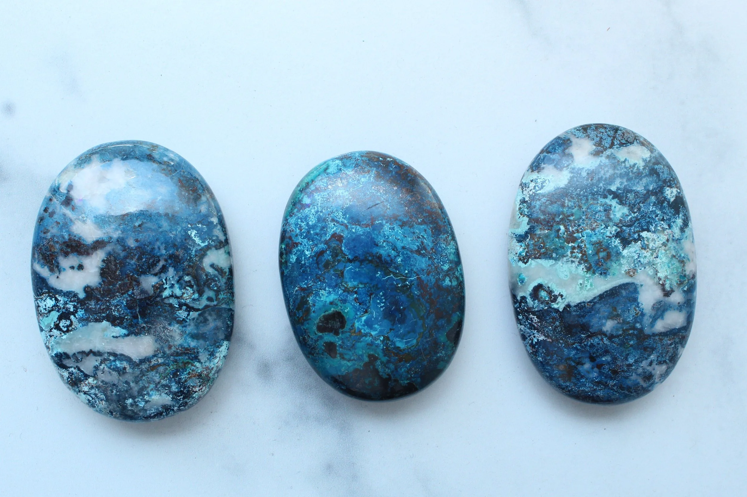 Shattuckite palm stone