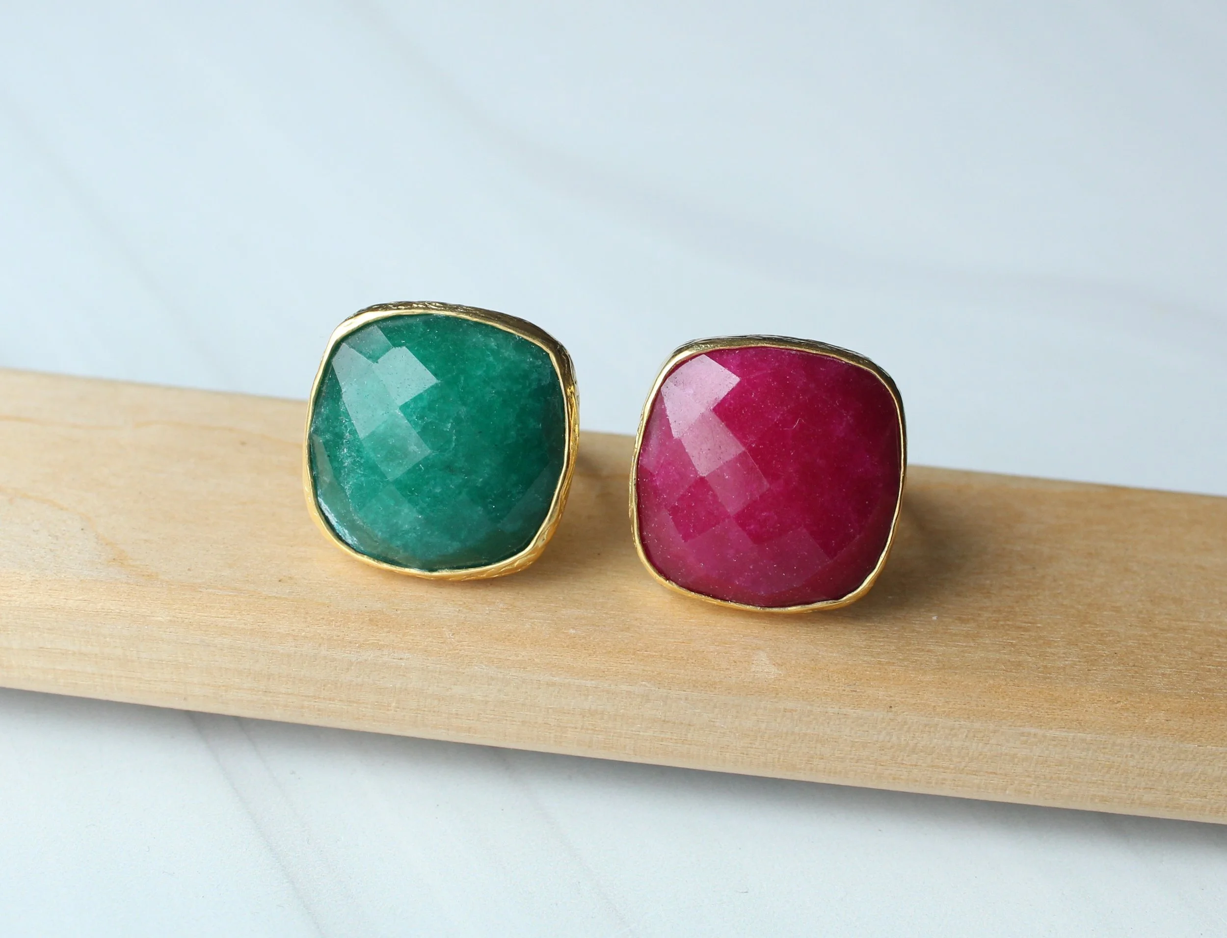 Emerald or Ruby gold ring