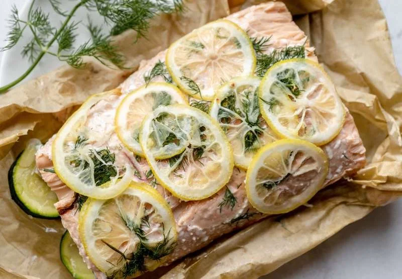 Salmon packet with zucchini