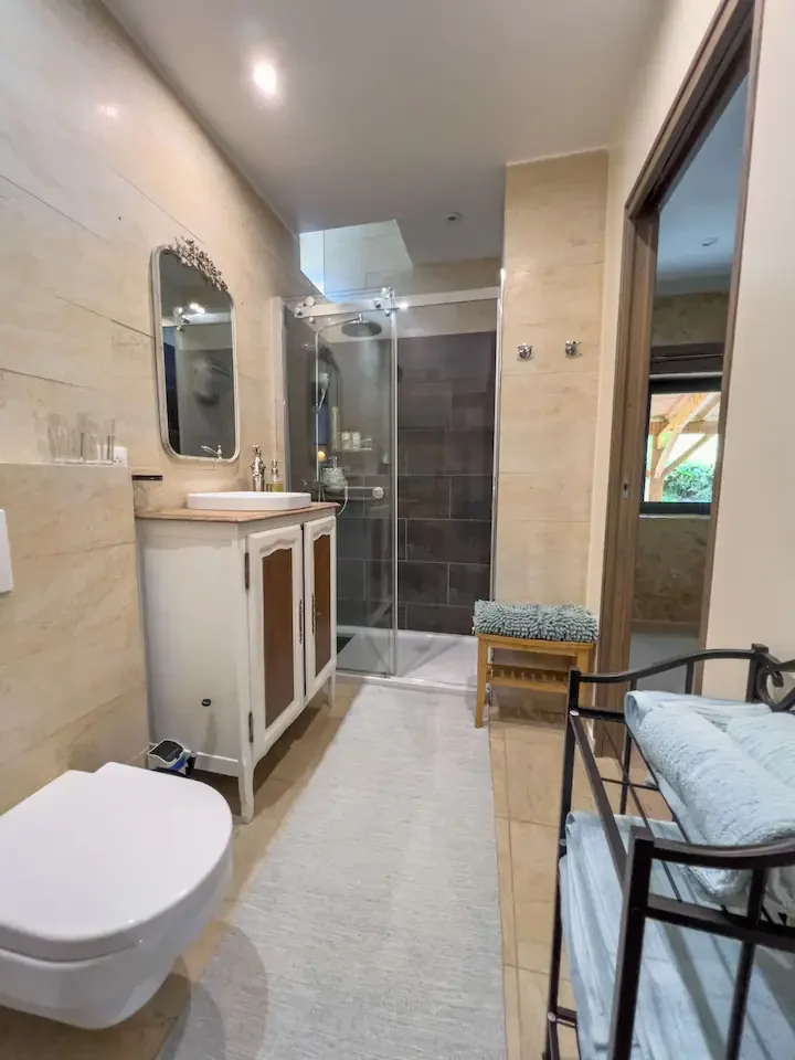 HH Bathroom1.webp