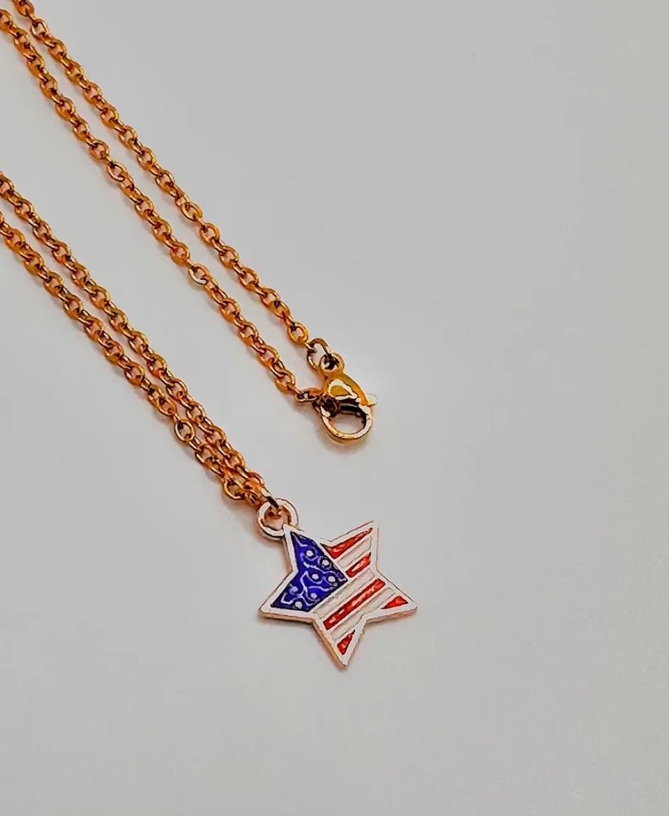S&S star necklace.jpg