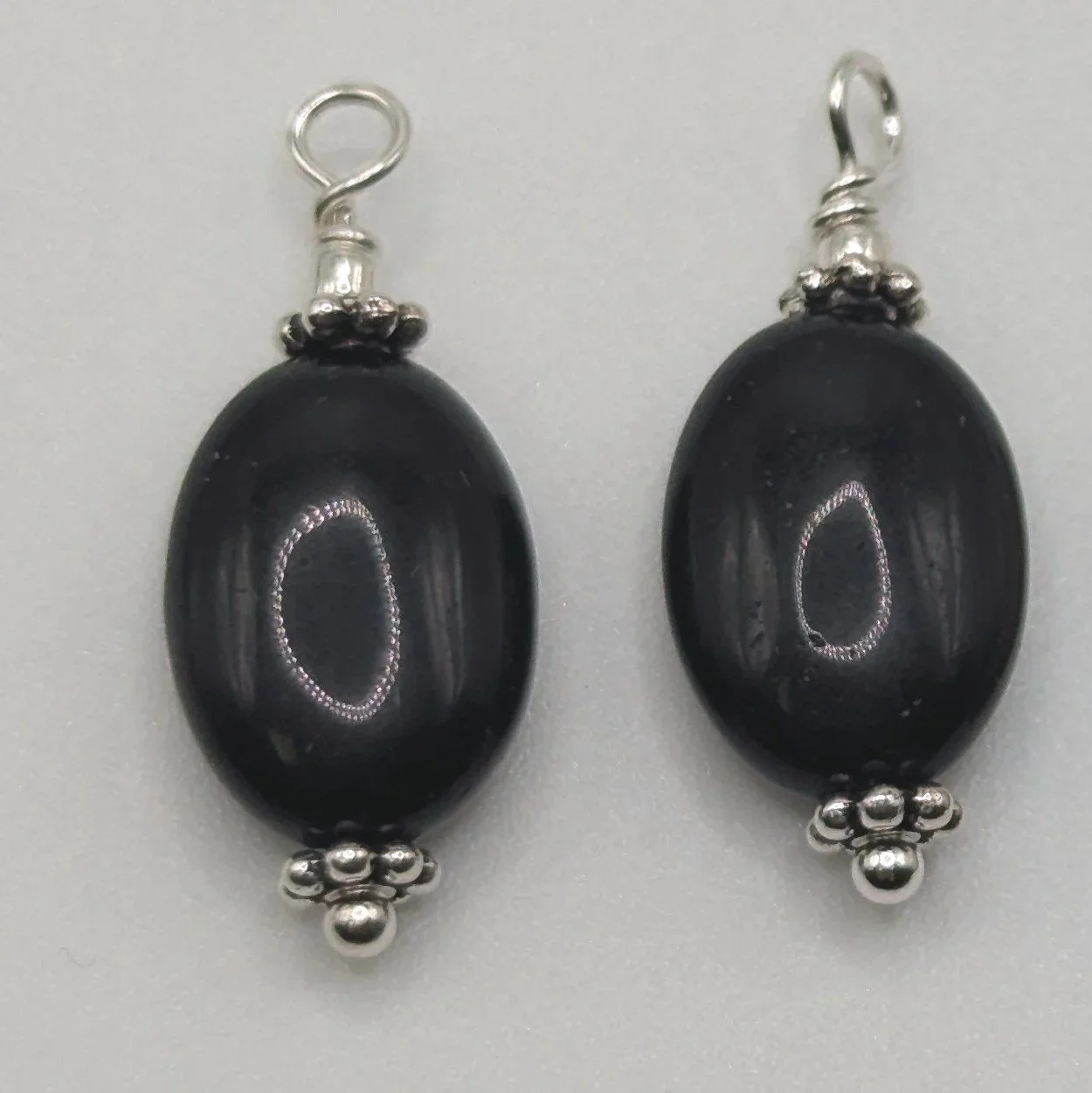 black+stone+oval.jpg