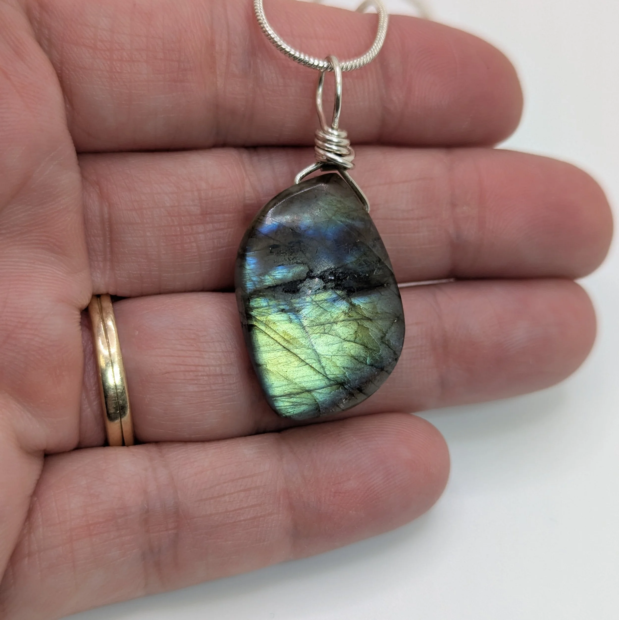 irregular lab pendant 1.jpg