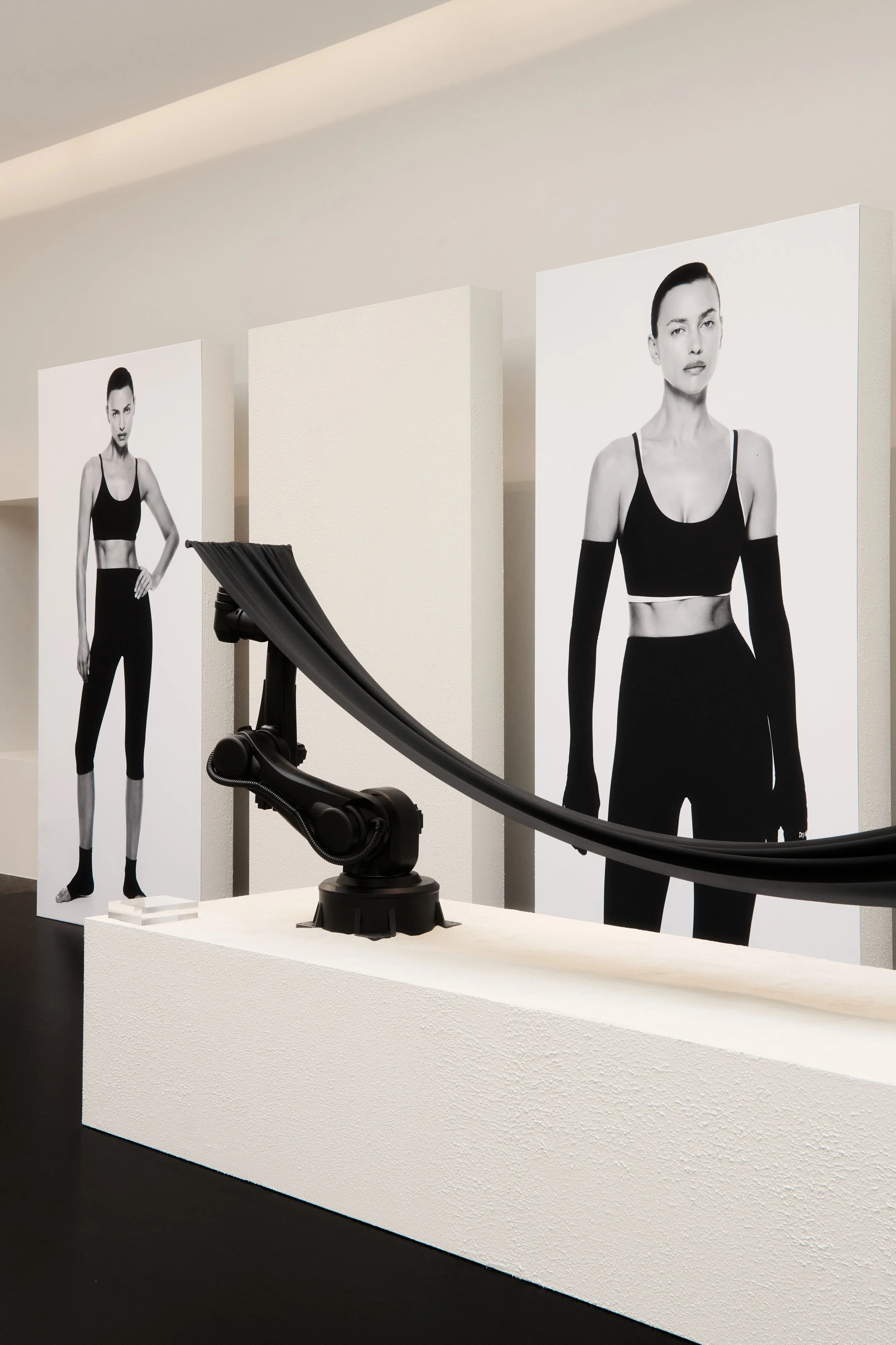 LOW RES_01_25072024_H&M_JAMES_NELSON0328.jpg