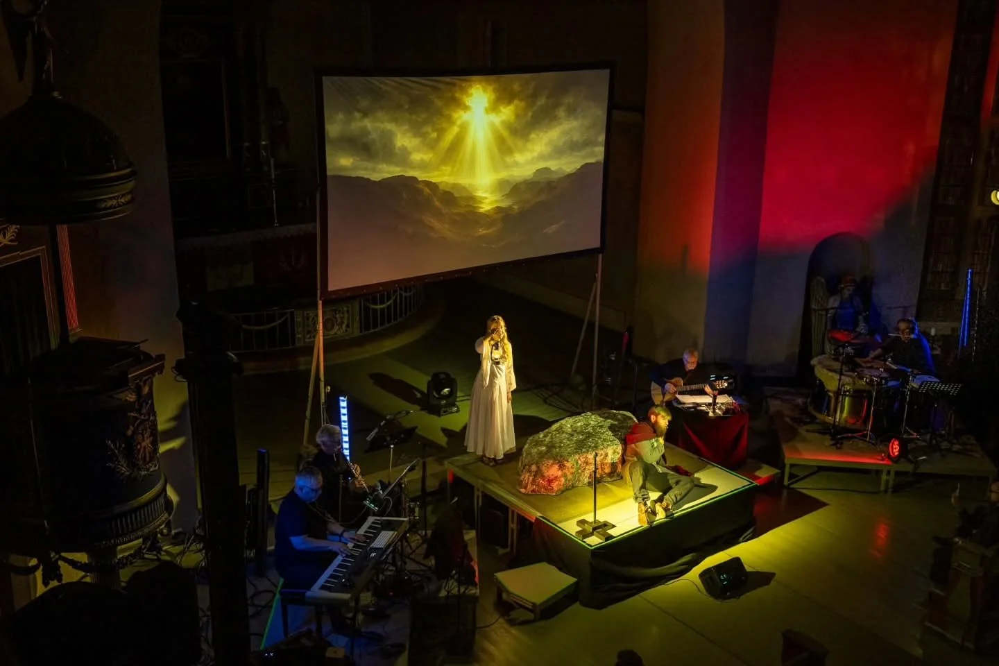 Sunniva av Selja fikk en fantastisk avslutning for denne gang, med rundt 400 fremm&oslash;tte i Vang kirke i Hamar siste s&oslash;ndag. Andrea fikk da spille Sunniva p&aring; hjemmebane, i kirken hun giftet seg med sin Sverre. Takk til alle som kom! 