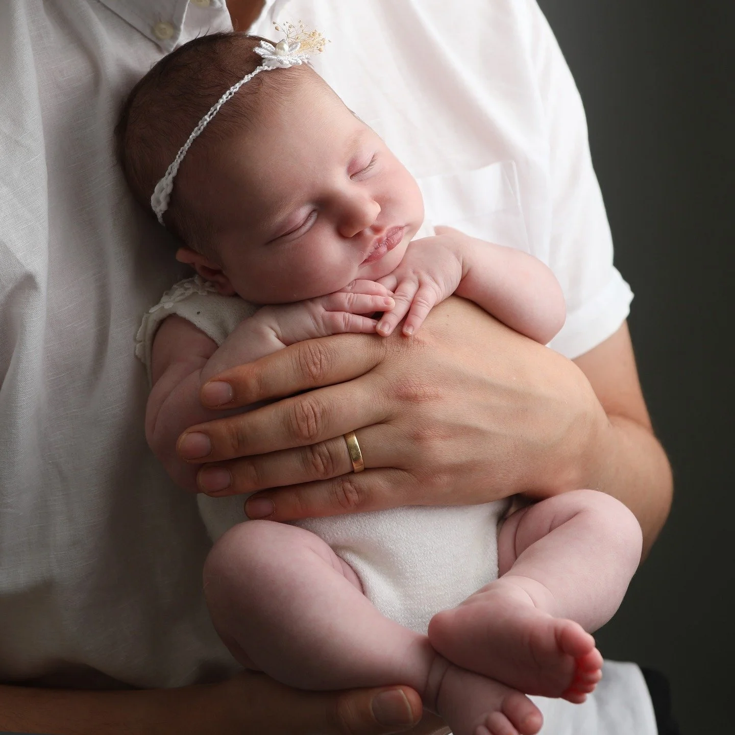 Safe in dad's arms. ❤️
.
.
.
.
.
.
.
#newbornsession #newbornphotography #babygirl #newbornphotographer #guildford #surrey #surreylife #ingridtimmermanphotography