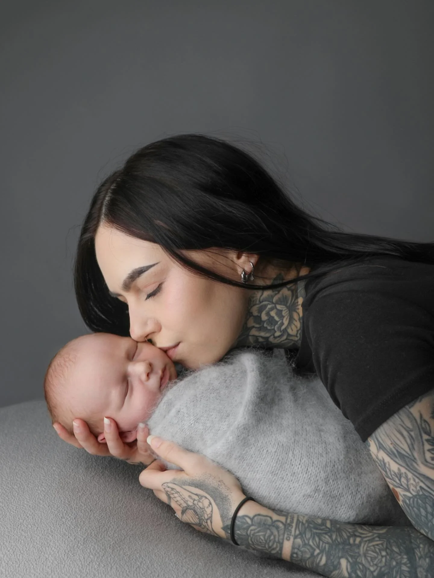 A mother&rsquo;s love begins before she even meets him. #newborn #newbornbabyphotography #babyboy #newbornphotographer #guildfordnewborn #guildfordphotographer #surreybestphotographer #ingridtimmermanphotography