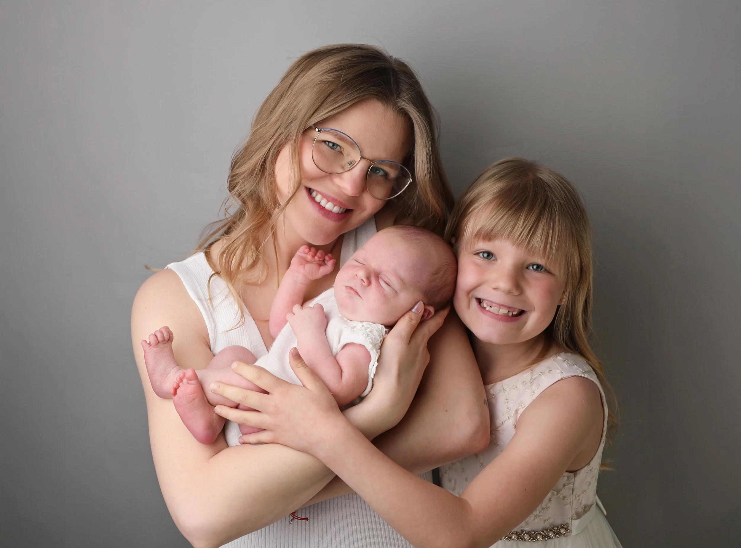 mum-and-children-photos-in-guildford.jpg