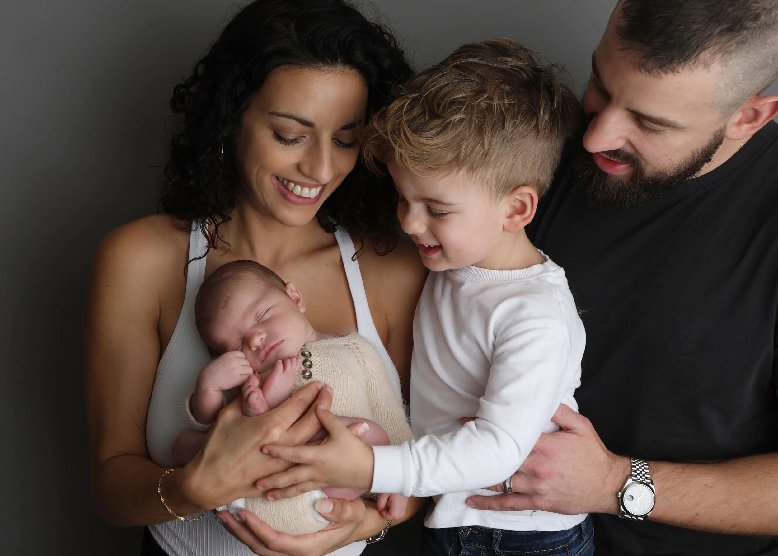 family-newborn-photos-guildford.jpg
