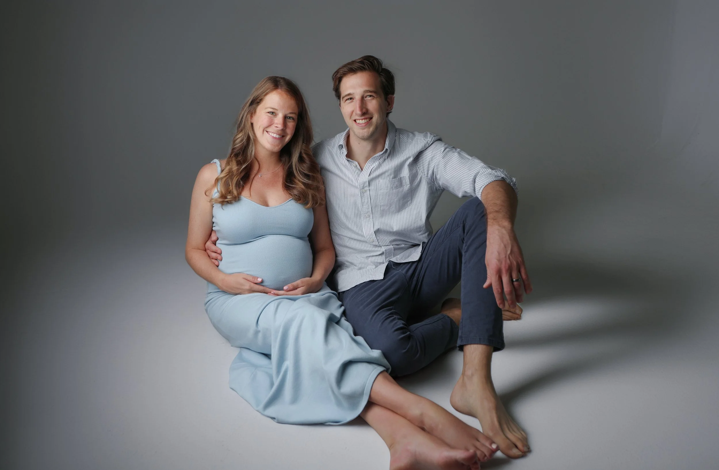 maternity session in the guildford studio.
