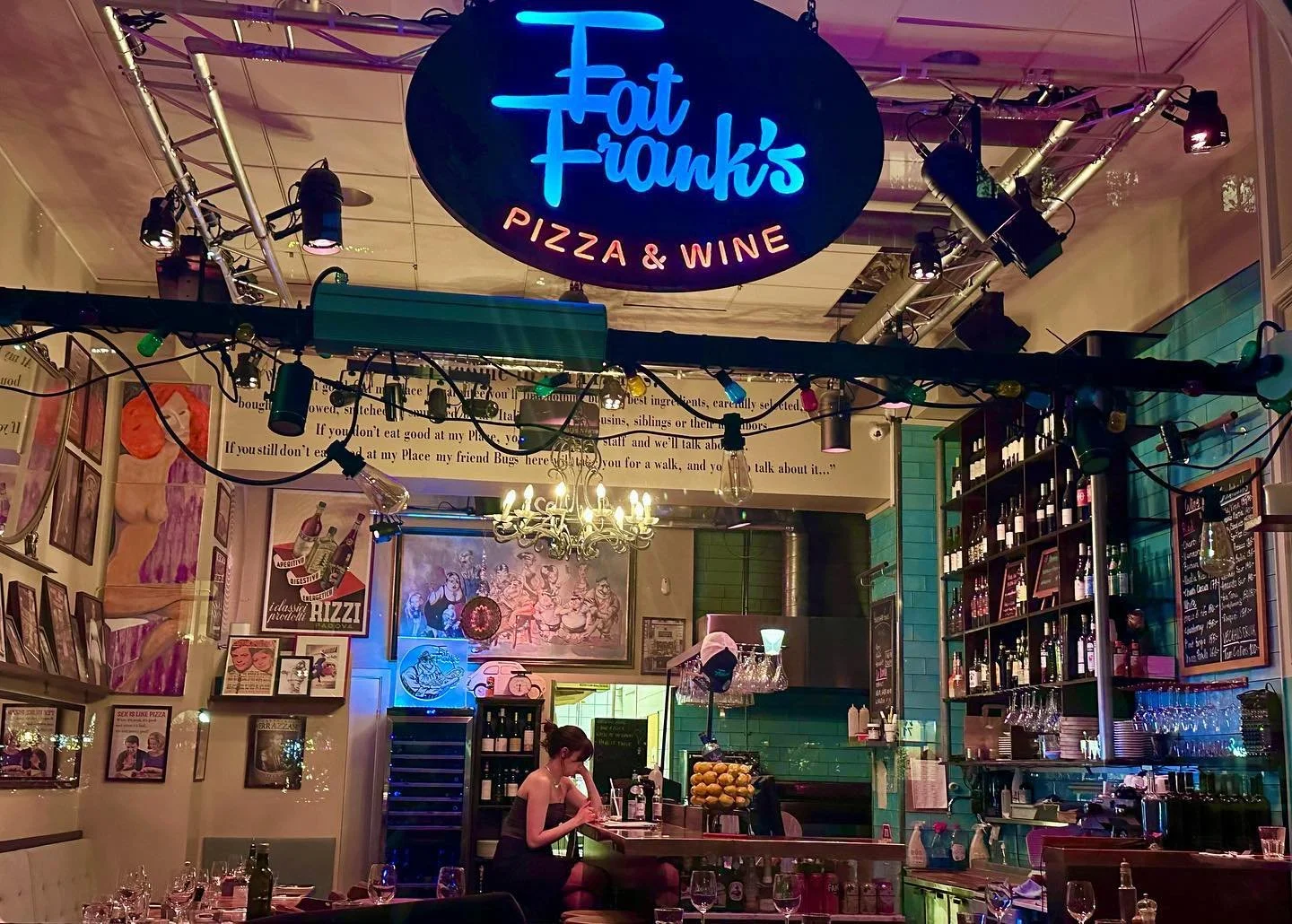 N&auml;r den perfekta bilden presenterar sig sj&auml;lv men den enda av 13 kameror som &auml;r med &auml;r telefonen.
#shotoniphone #bestcameraistheoneinyourhand #bestcameraistheonewithyou #ihatedigitalphotography #idpreferemyfilmcamera