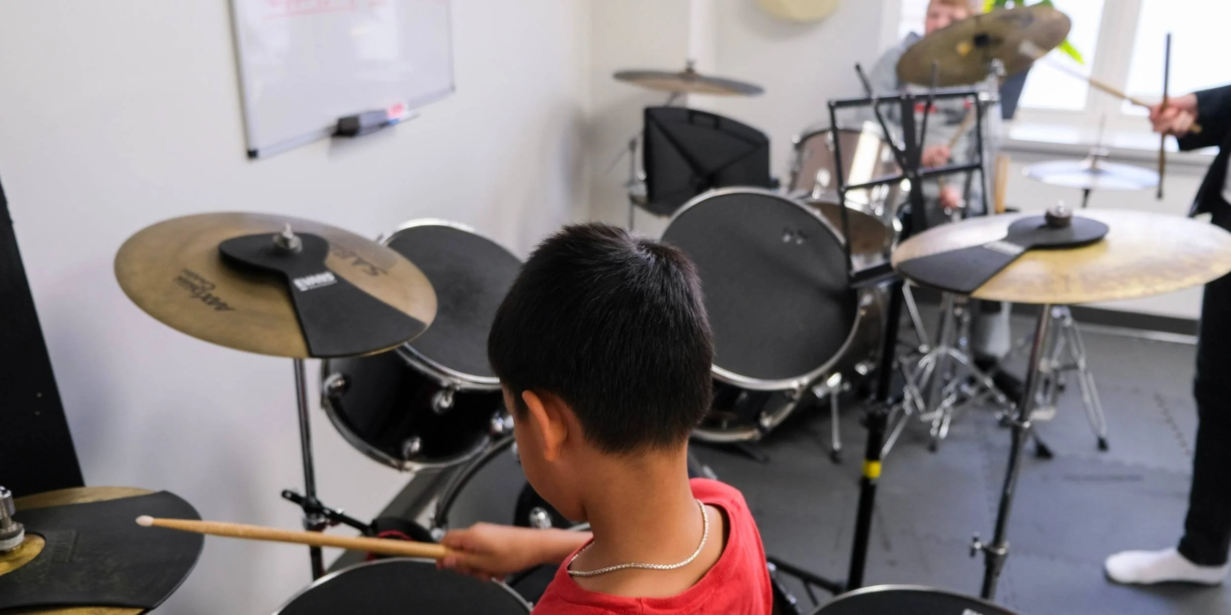 How Kids’ Group Music Classes Build Confident Beginners
